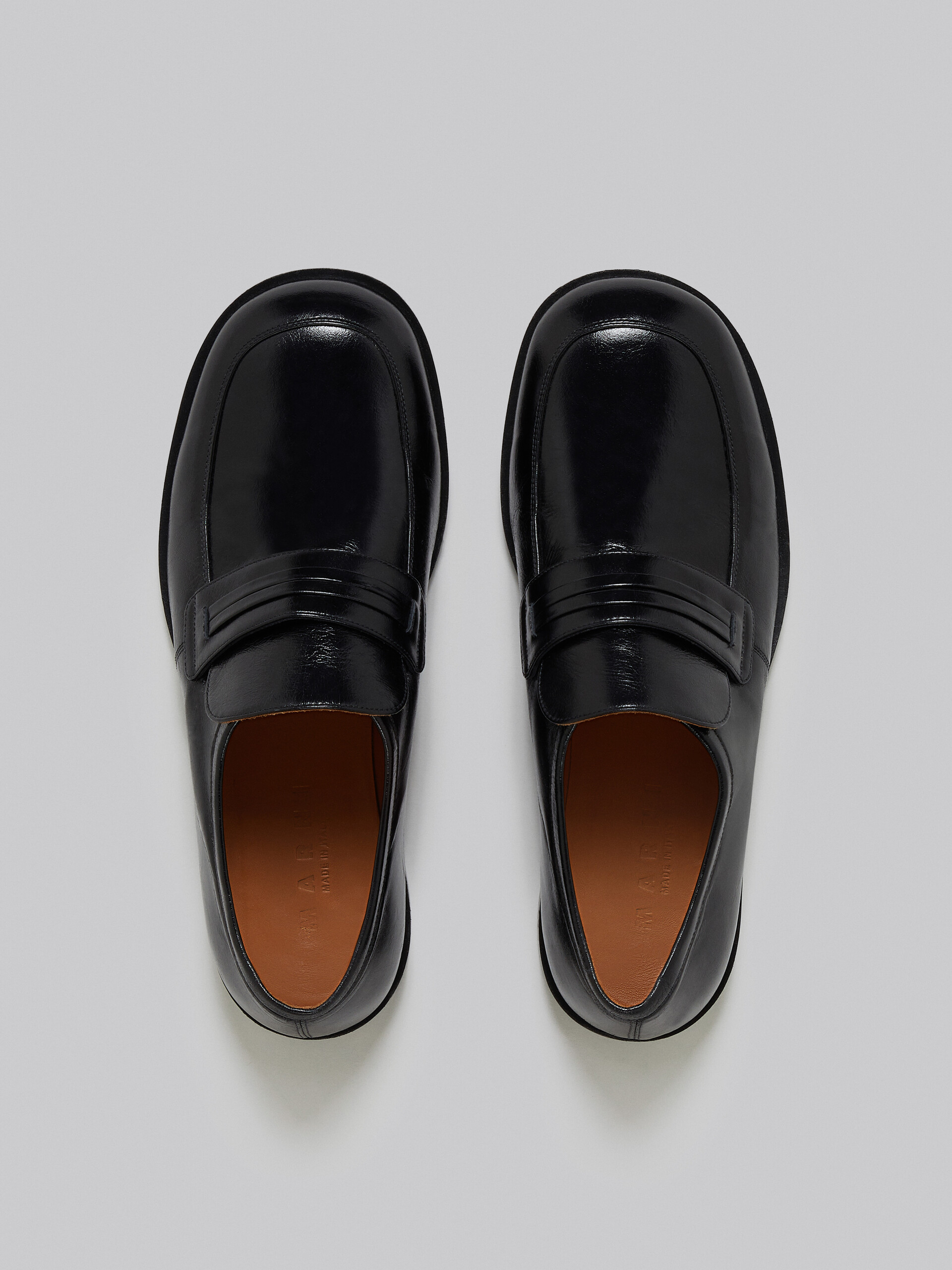 Black shiny leather moccasin - Mocassin - Image 4