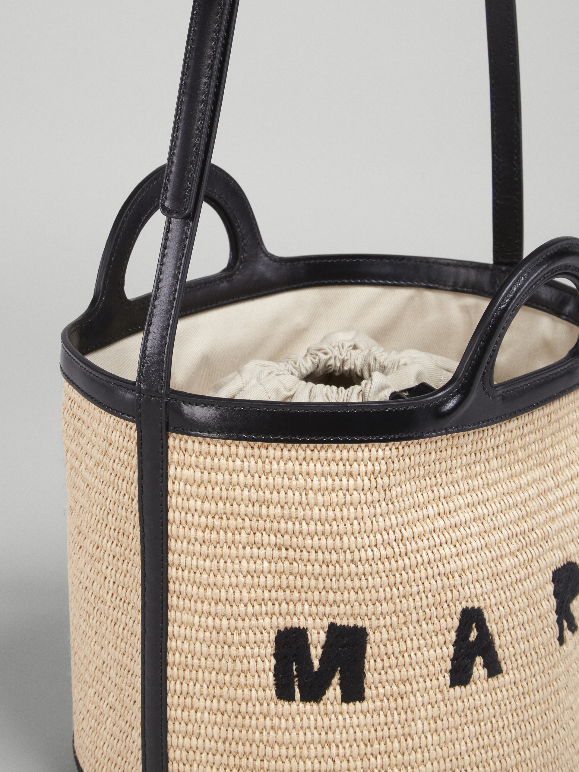 TROPICALIA small bucket bag  in black leather and raffia - Shoulder Bag - Image 4