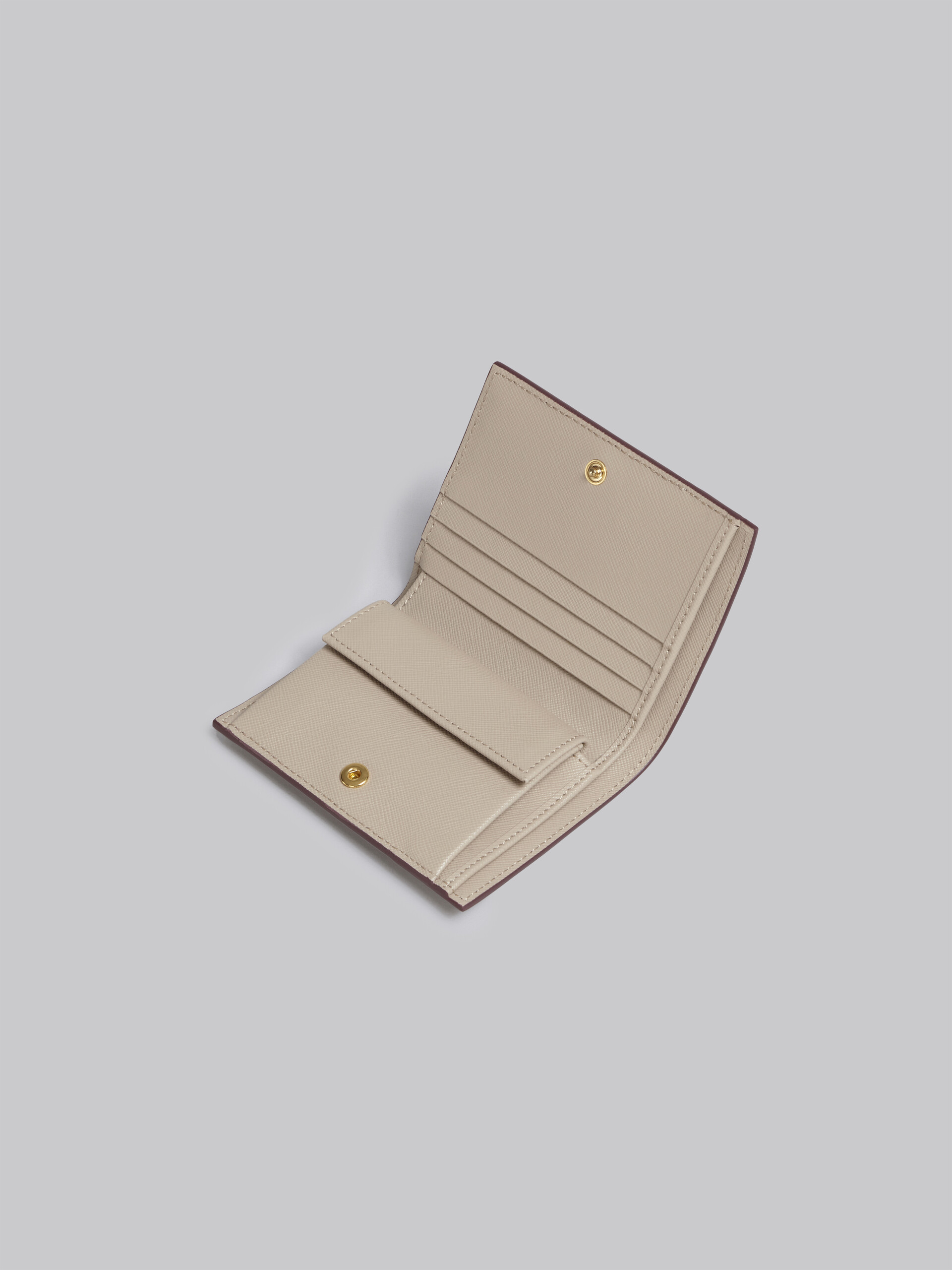 Portefeuille à deux rabats en cuir saffiano beige - Portefeuilles - Image 4