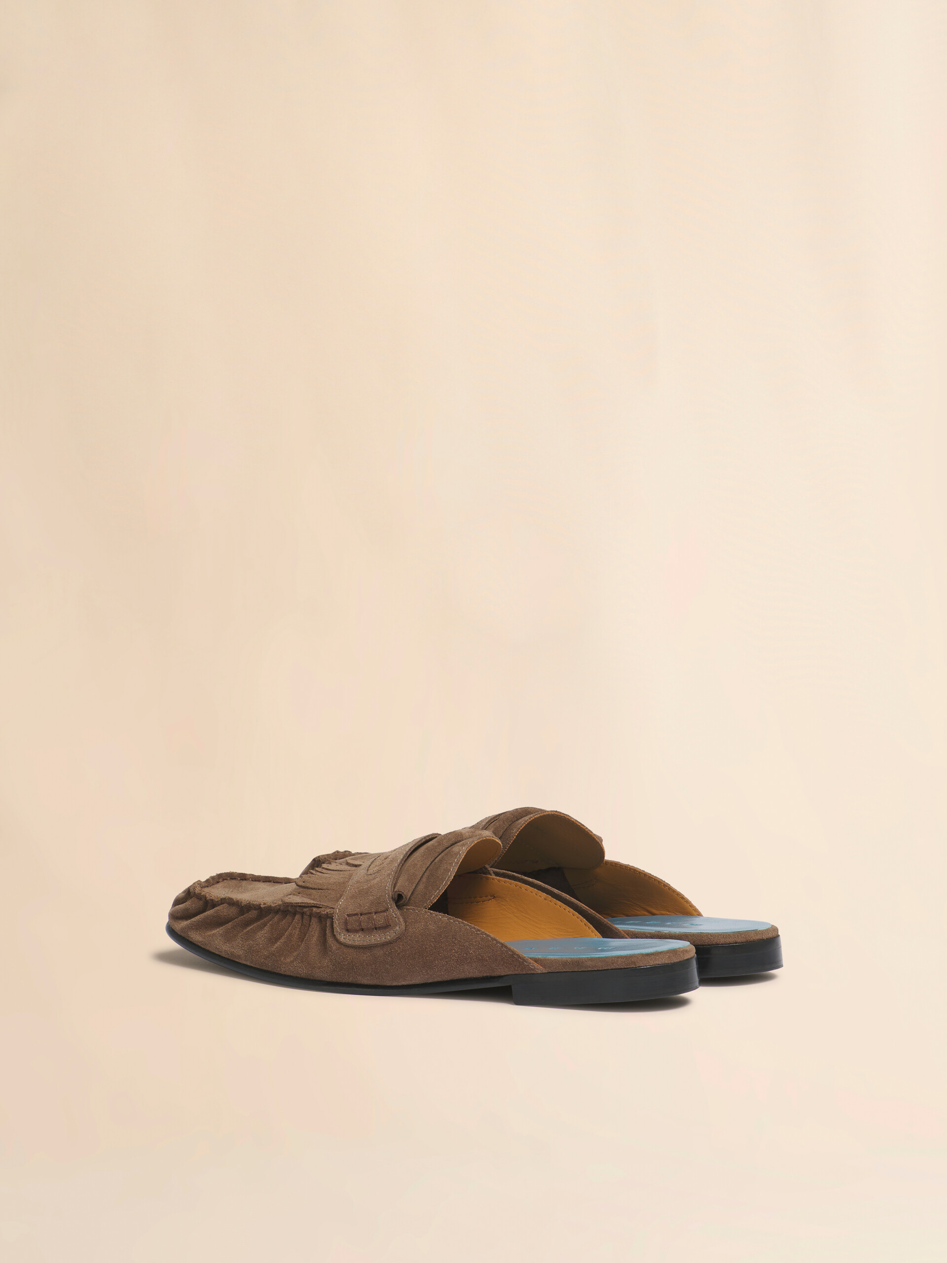 ブラウン フリンジトリム付きスエードサボ - 下駄 - Image 3