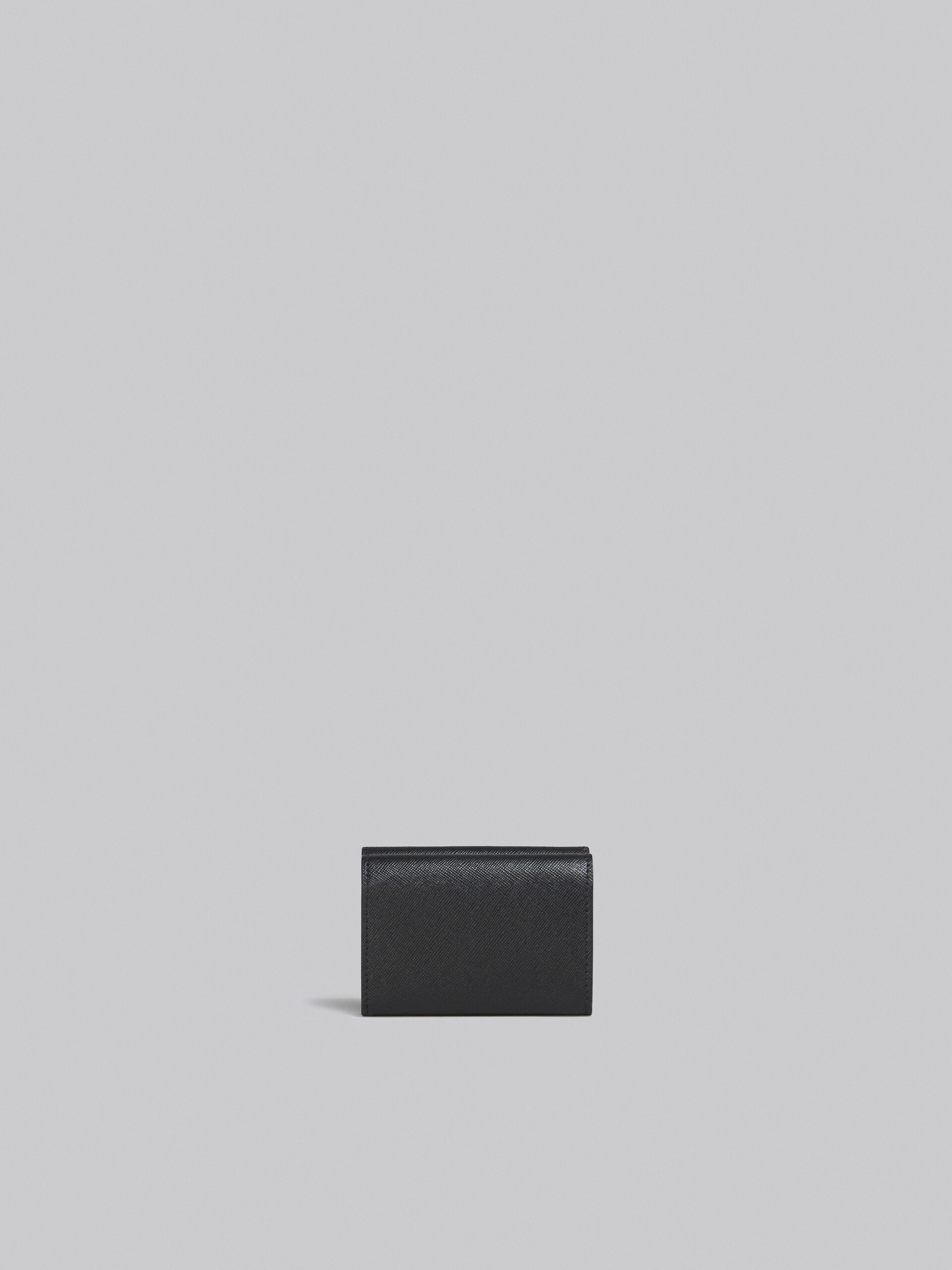 Dreifache Faltbrieftasche aus schwarzem Saffiano-Leder - Brieftaschen - Image 3