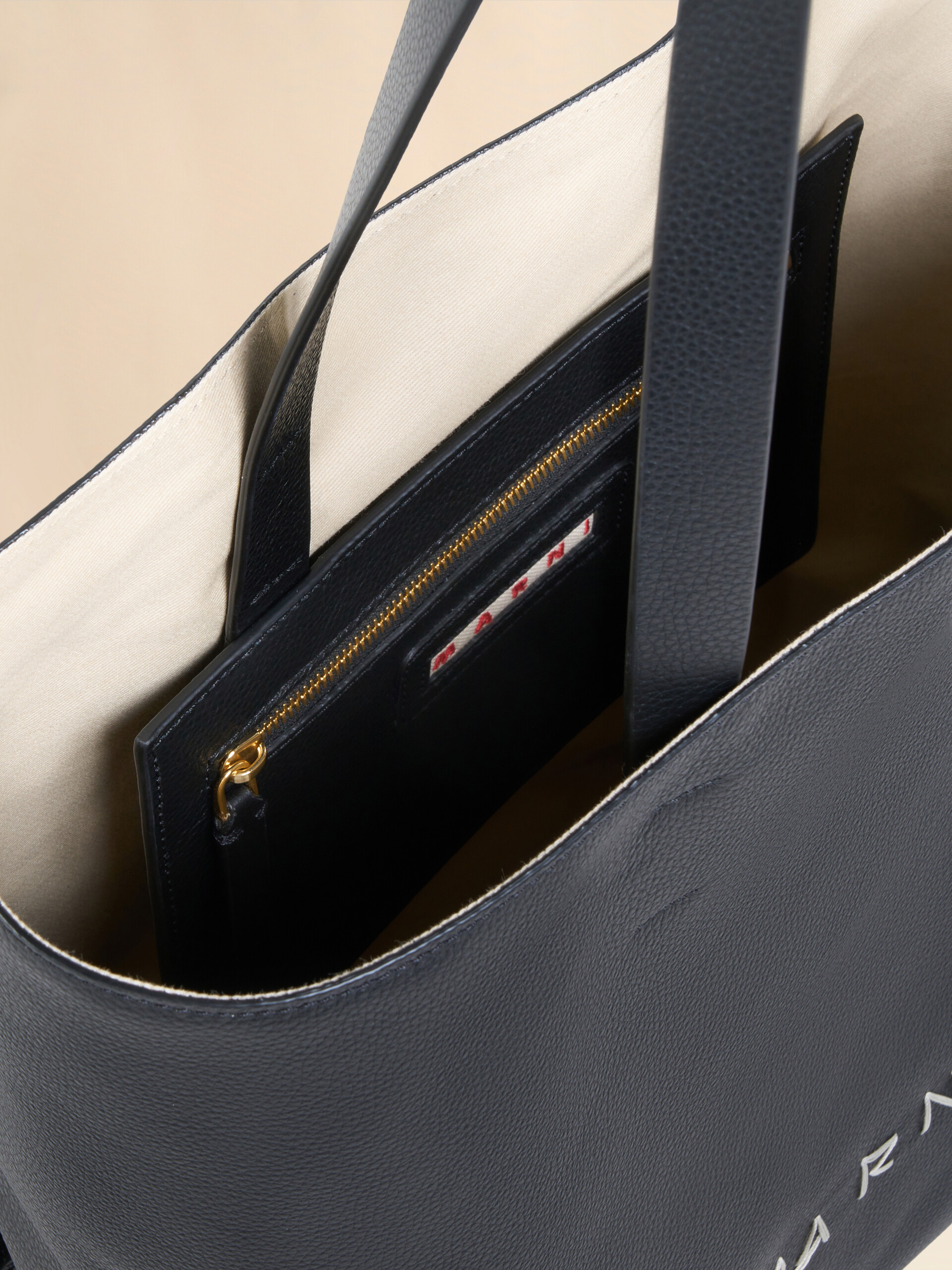 Black leather Museo Soft Tote large with Marni Symbol embroidery - Shopping Bags - Image 3