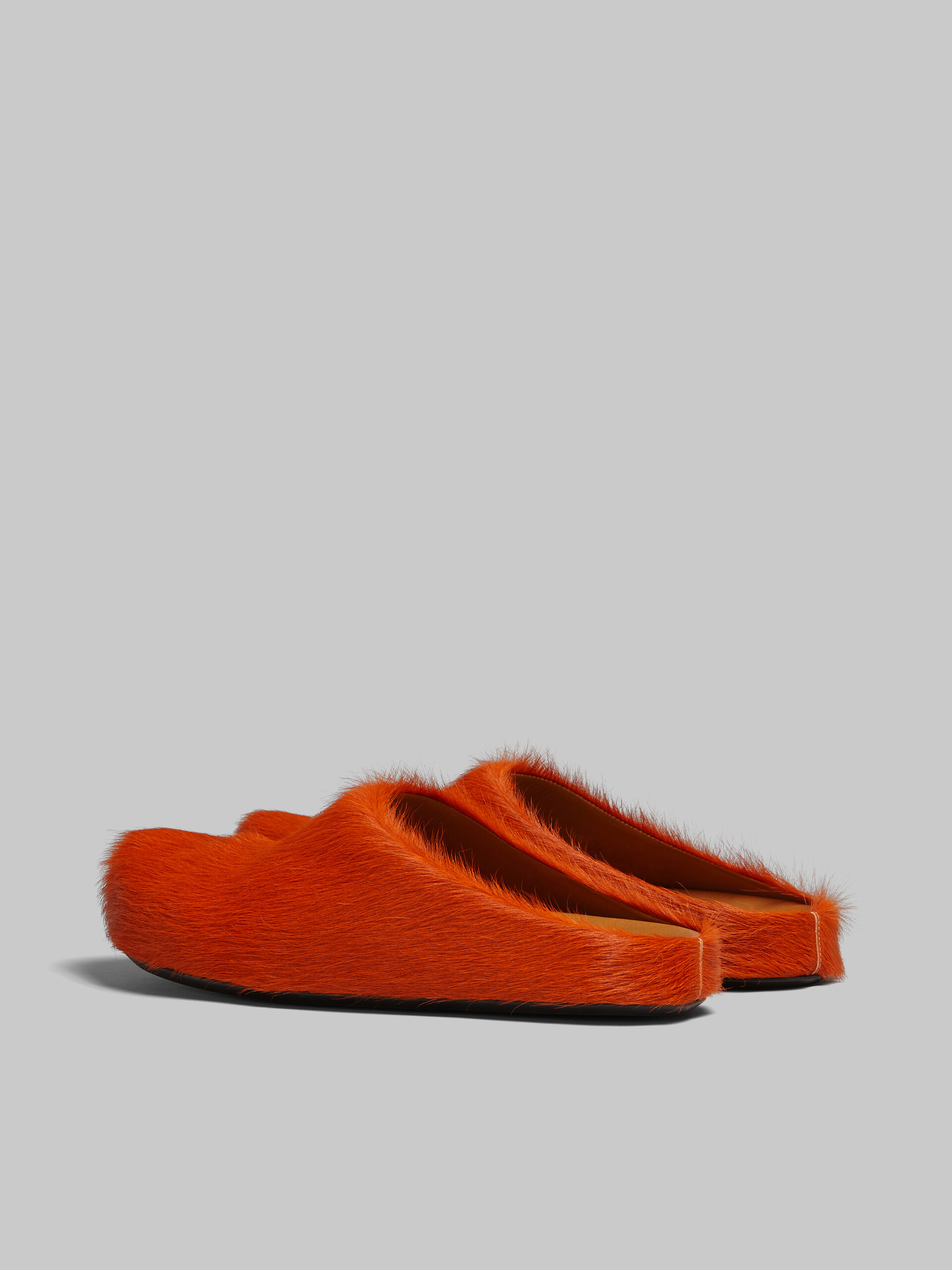 Orange long haircalfskin Fussbett sabot - Clogs - Image 3