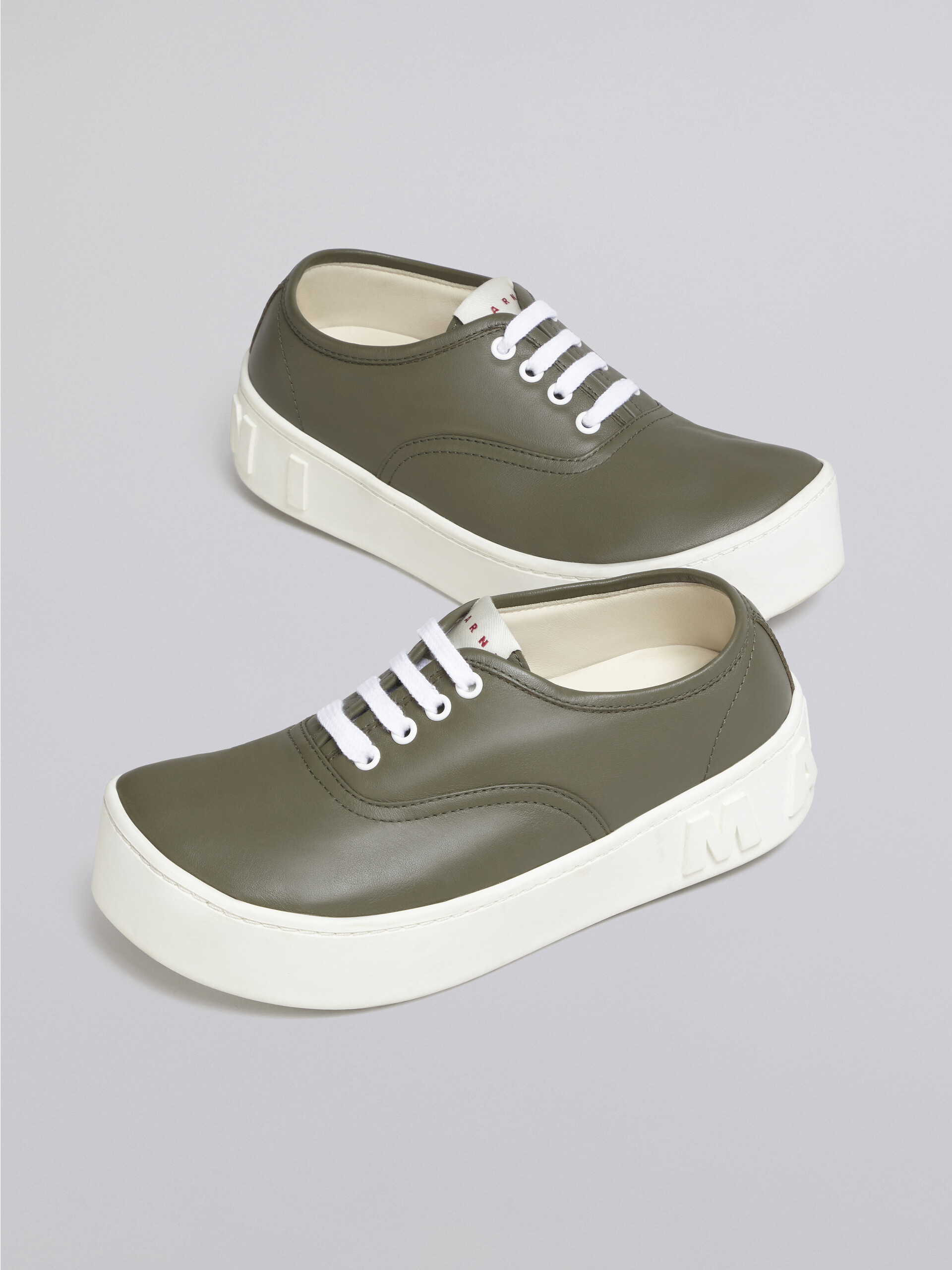 Sneakers en cuir de veau lisse vert avec grand logo Marni en relief - Sneakers - Image 5