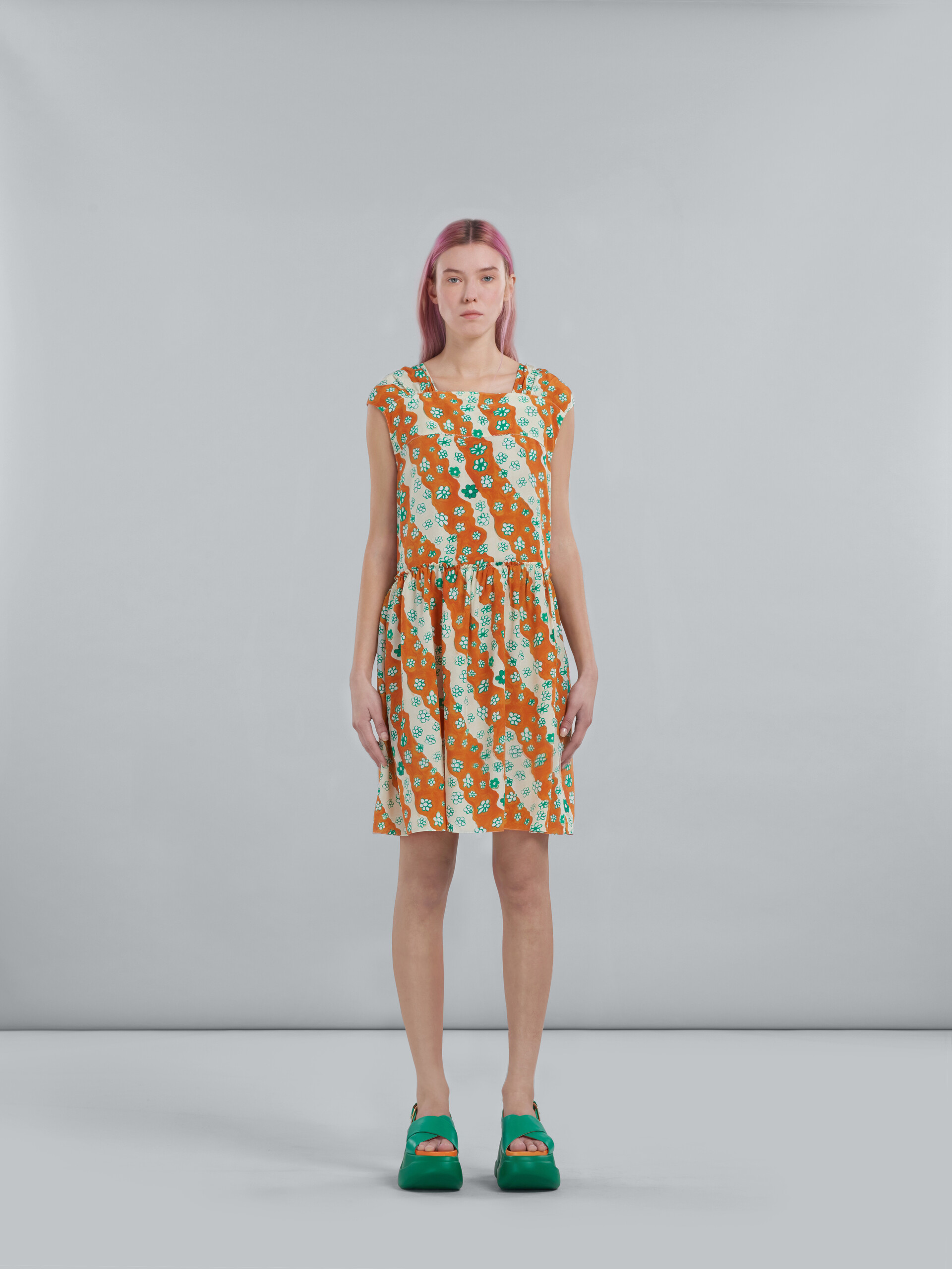 Printed short silk dress - Dresses - Image 2