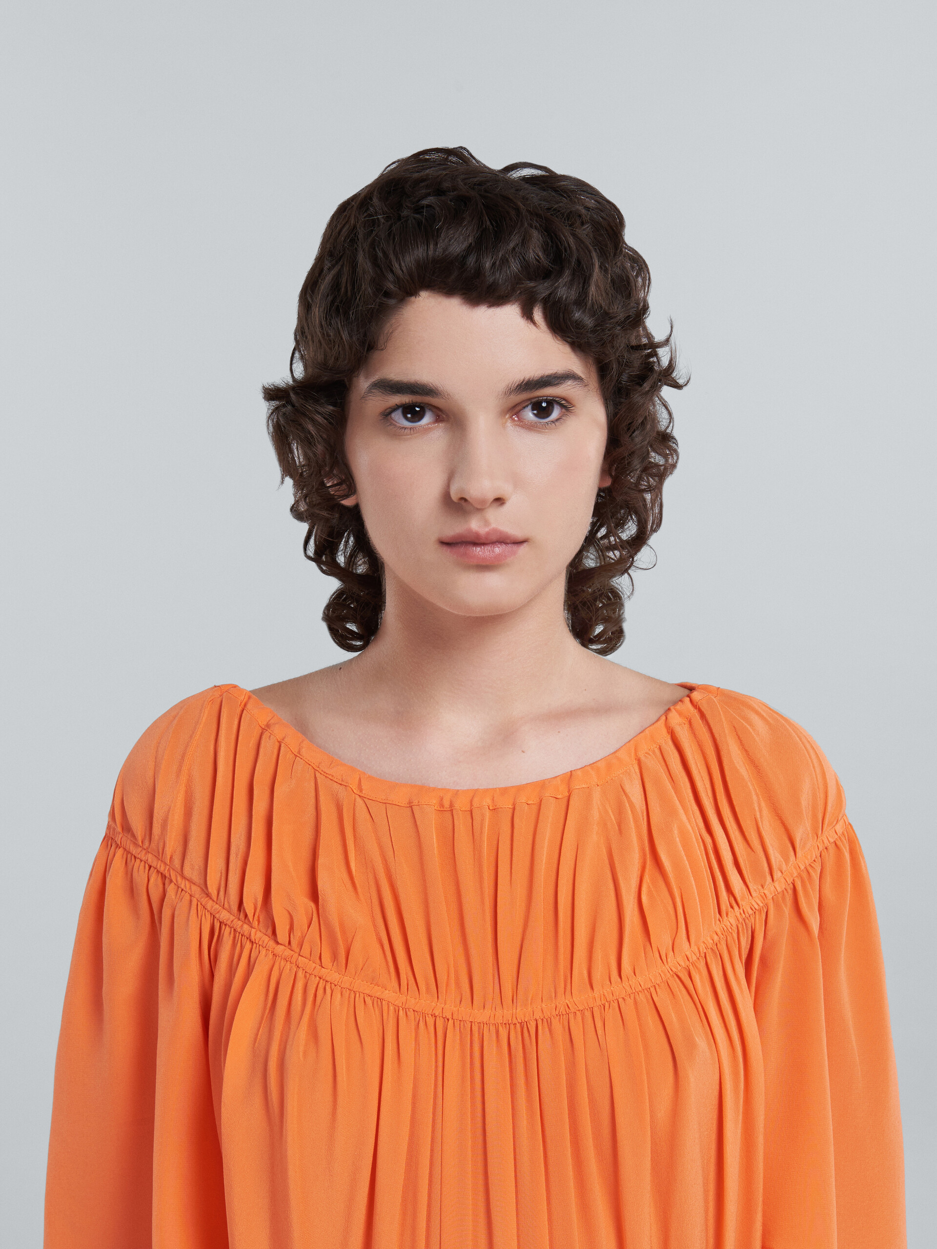 Long dress in orange silk - Dresses - Image 4