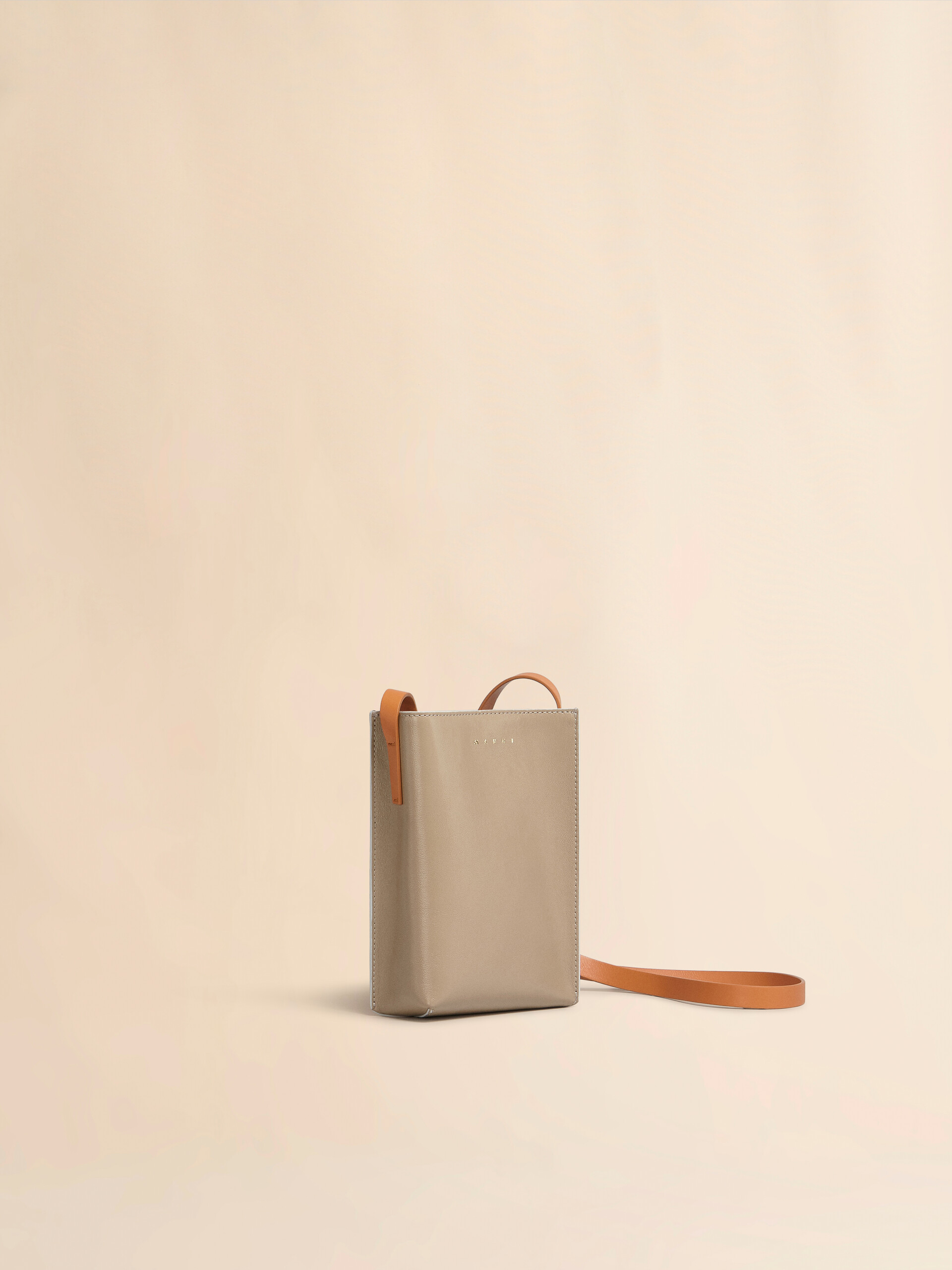 ブラックとグレー レザー製Museo Softナノバッグ - ショルダーバッグ - Image 5