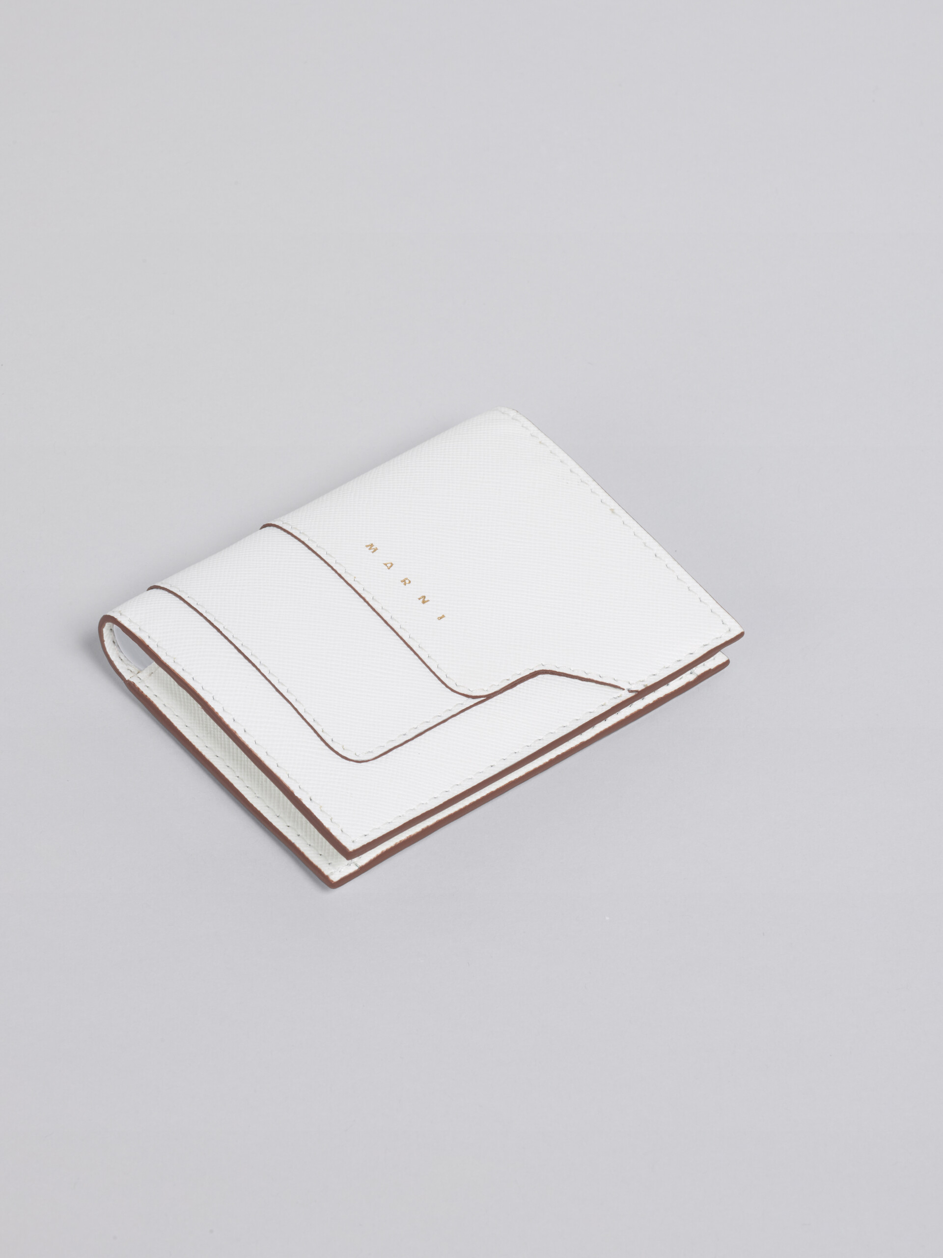 サフィアーノレザー ブラック 二つ折りウォレット - 財布 - Image 5