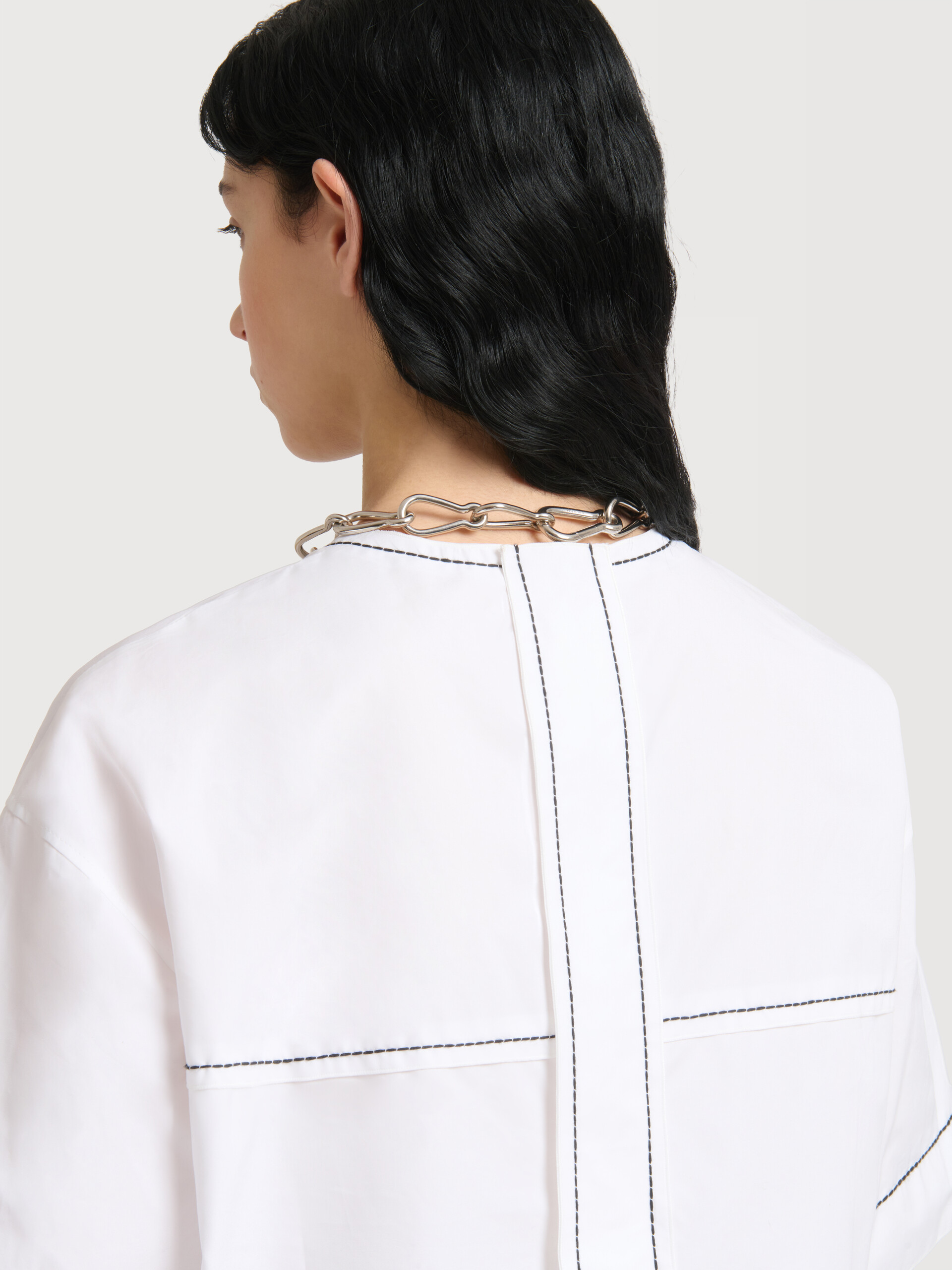 White poplin T-shirt with exposed seams - Shirts - Image 5