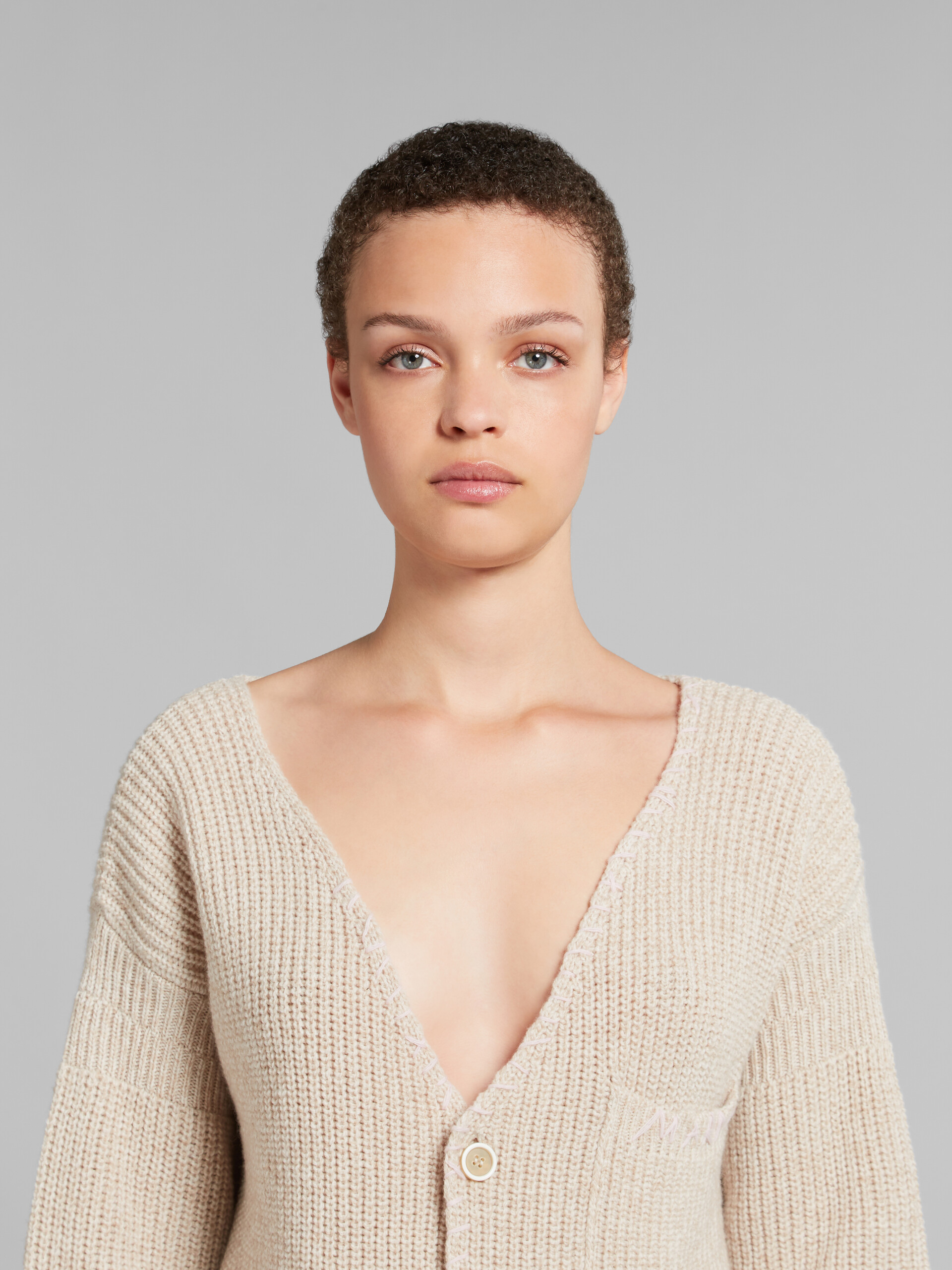Cardigan in lana beige con impunture Marni - Pullover - Image 4