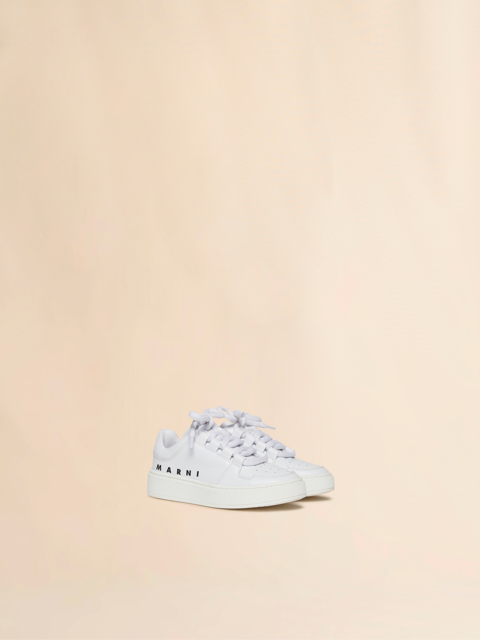 Niedriger Sneaker aus weißem Leder - Sneakers - Image 2