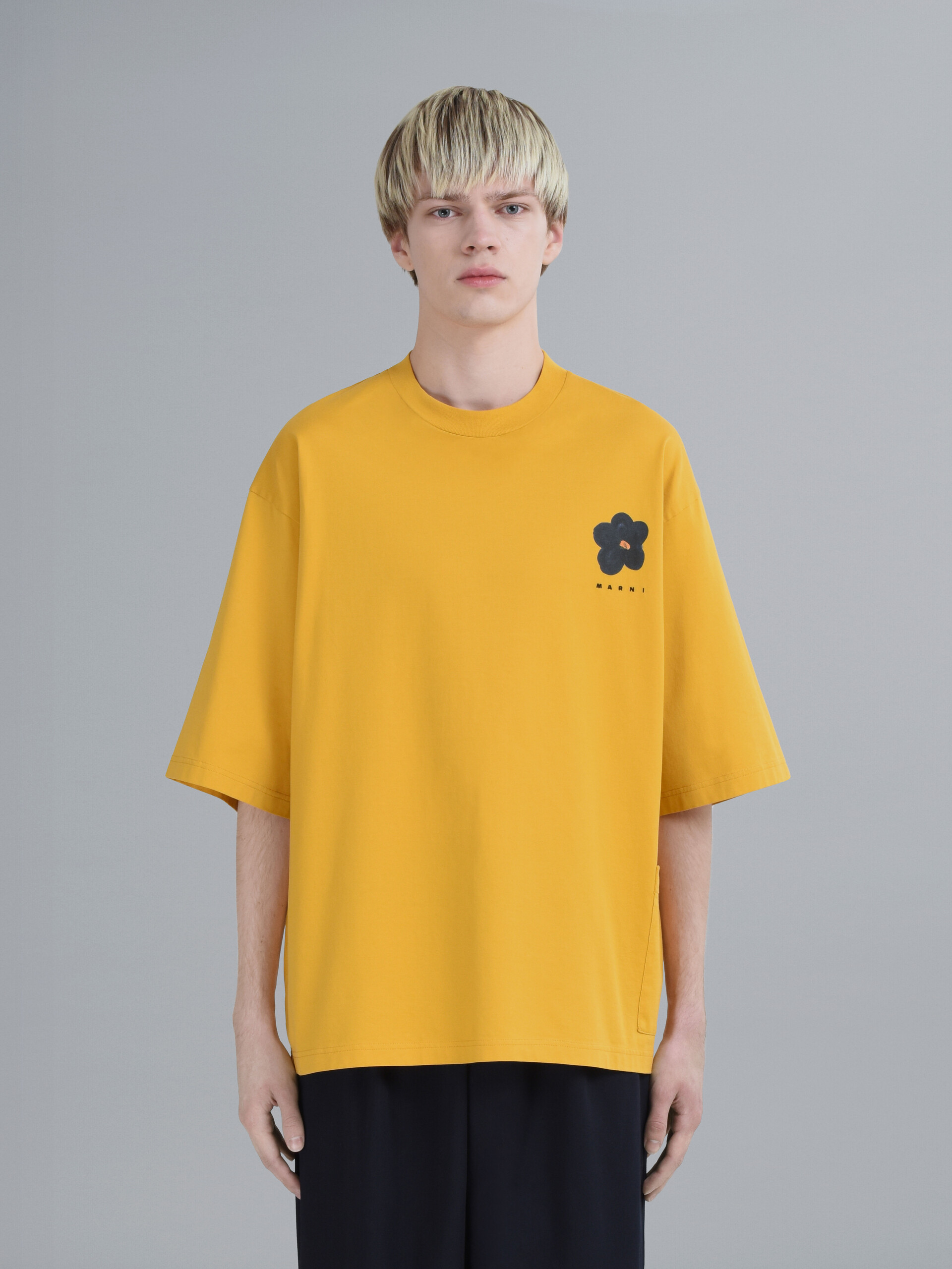 ブラックDaisyプリント イエロージャージー製クルーネックTシャツ | Marni ブラックDaisyプリント イエロージャージー製クルーネックTシャツ | Marni