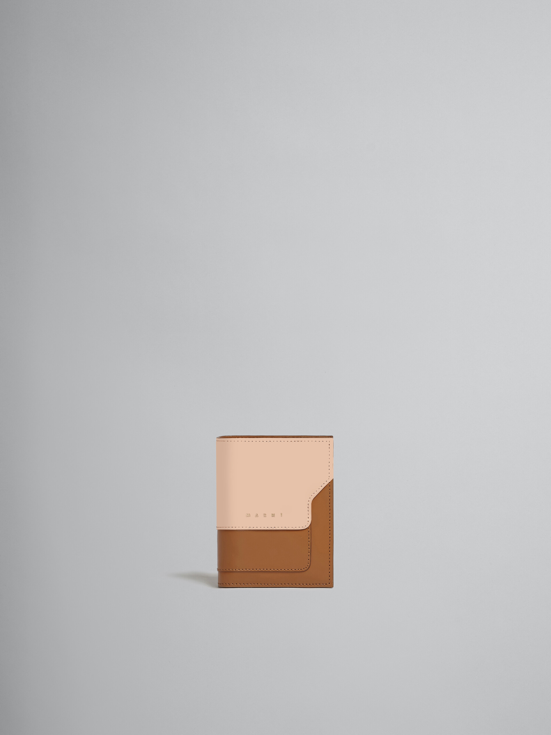 Portefeuille à deux volets en cuir marron et rose - Portefeuilles - Image 1