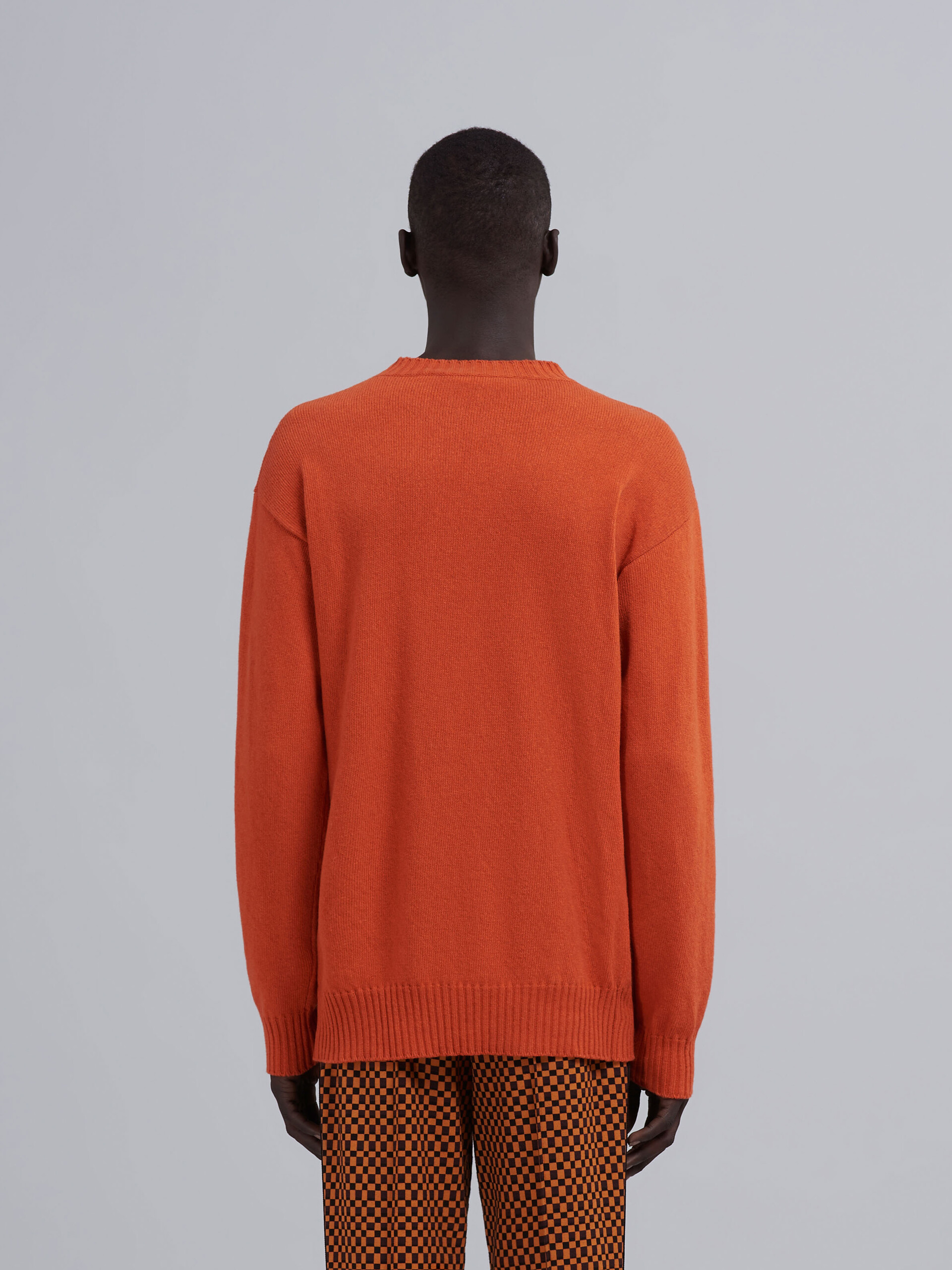 Orangefarbener Pullover aus recyceltem Kaschmir - Pullover - Image 3
