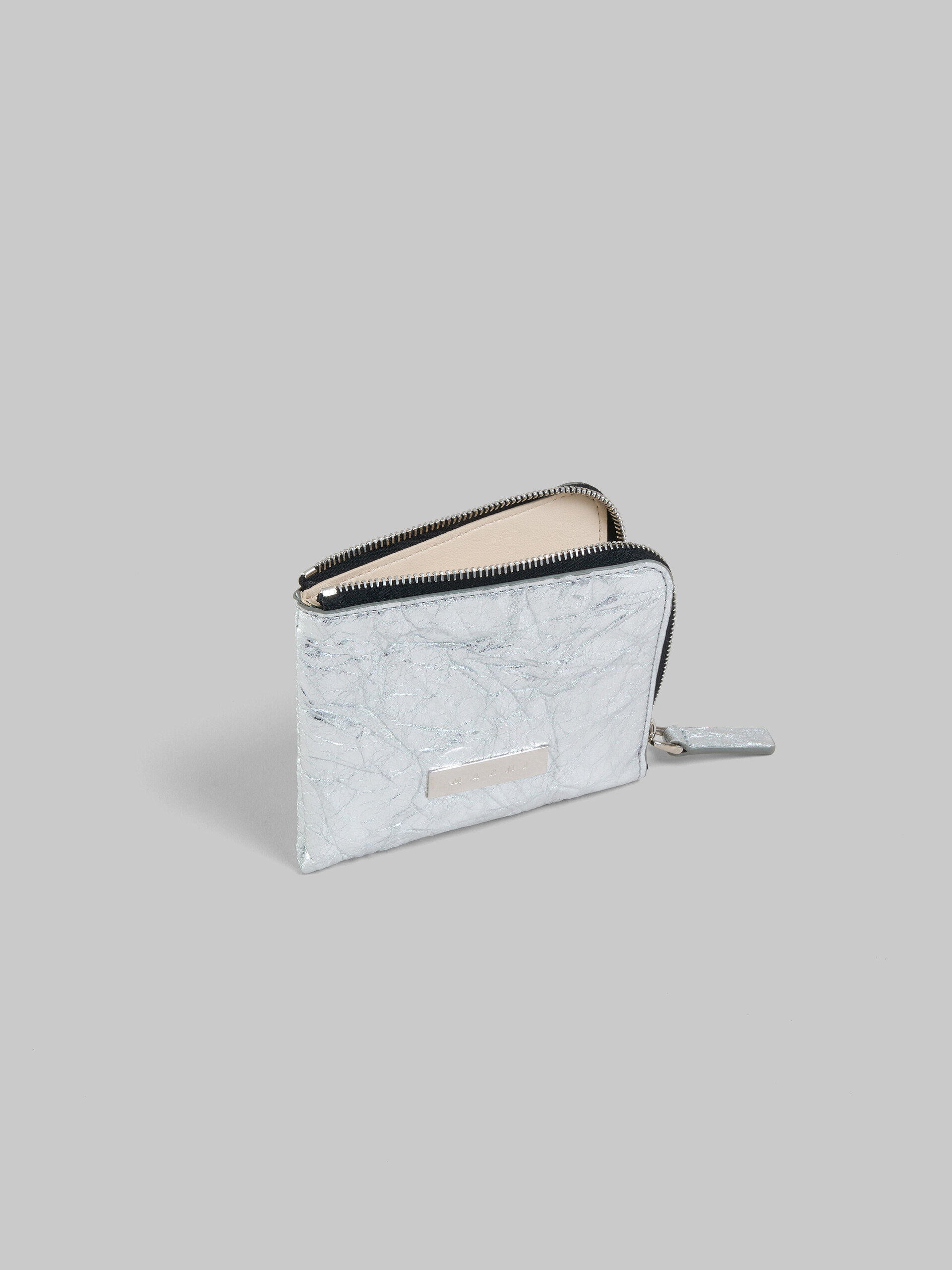 Brieftasche Prisma mit Rundumreißverschluss aus Leder in Silber - Brieftaschen - Image 2