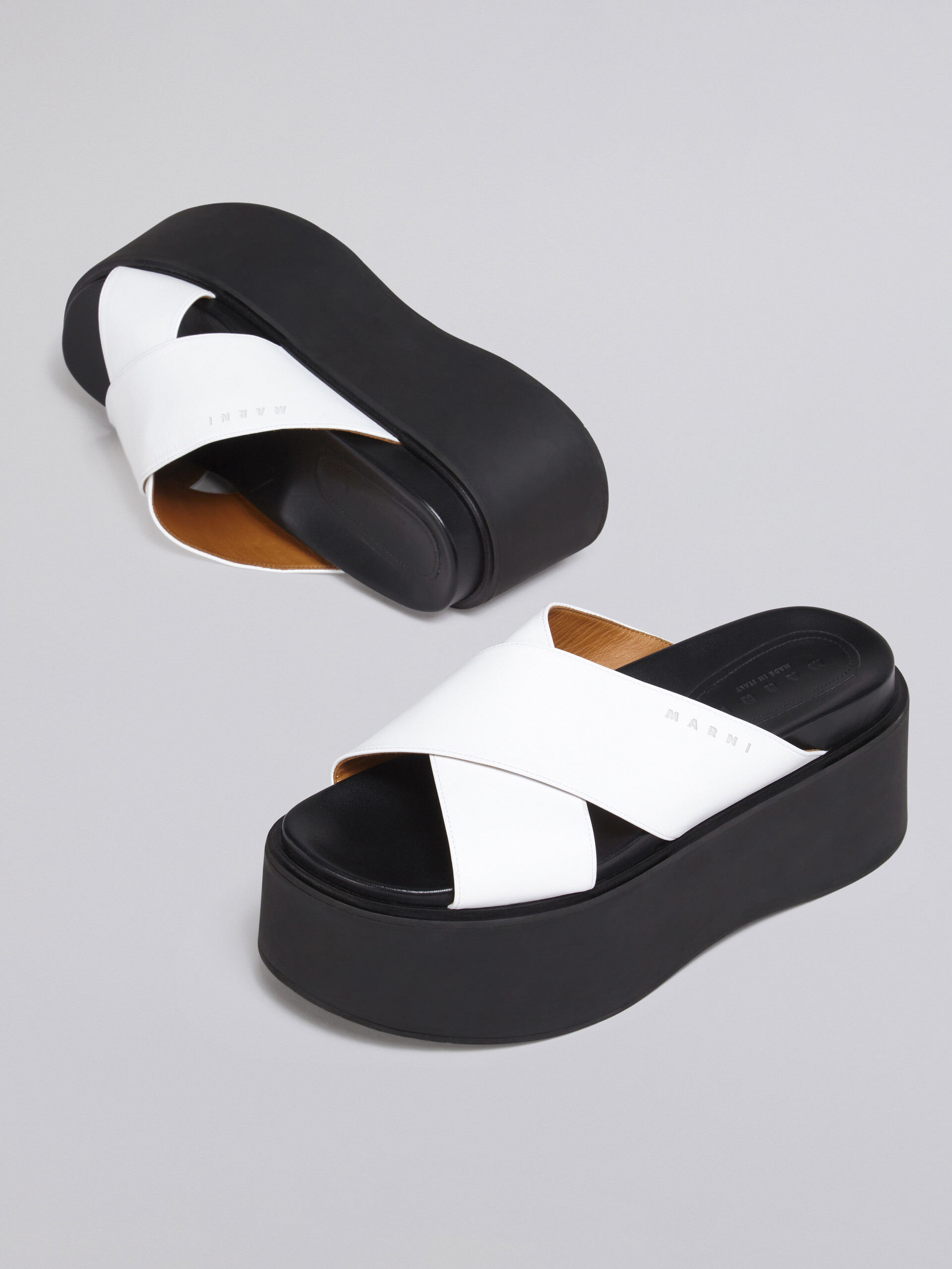 Criss-cross wedge in white calf leather - Sandals - Image 5