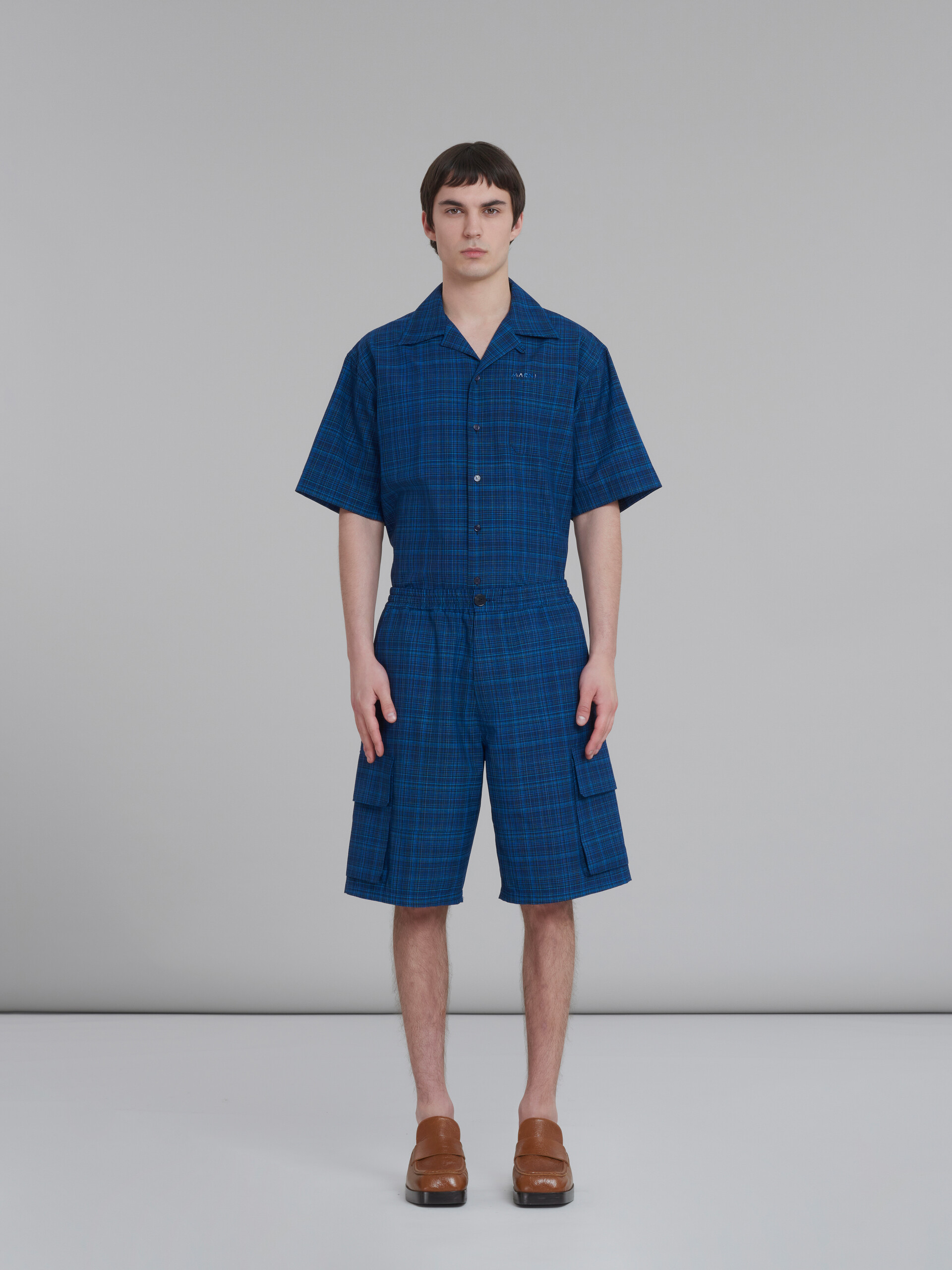Blue stretch waist cargo shorts in checked light wool - Pants - Image 2