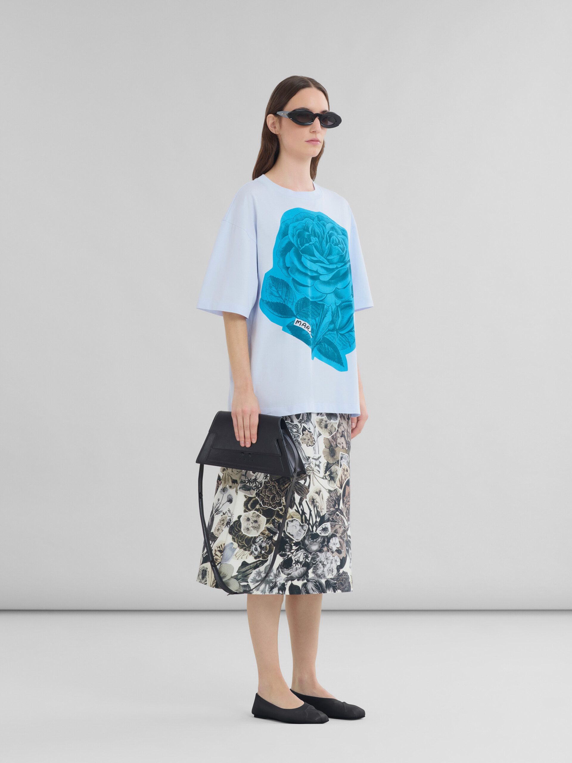 Blue cotton T-shirt with maxi flower print - T-shirts - Image 5