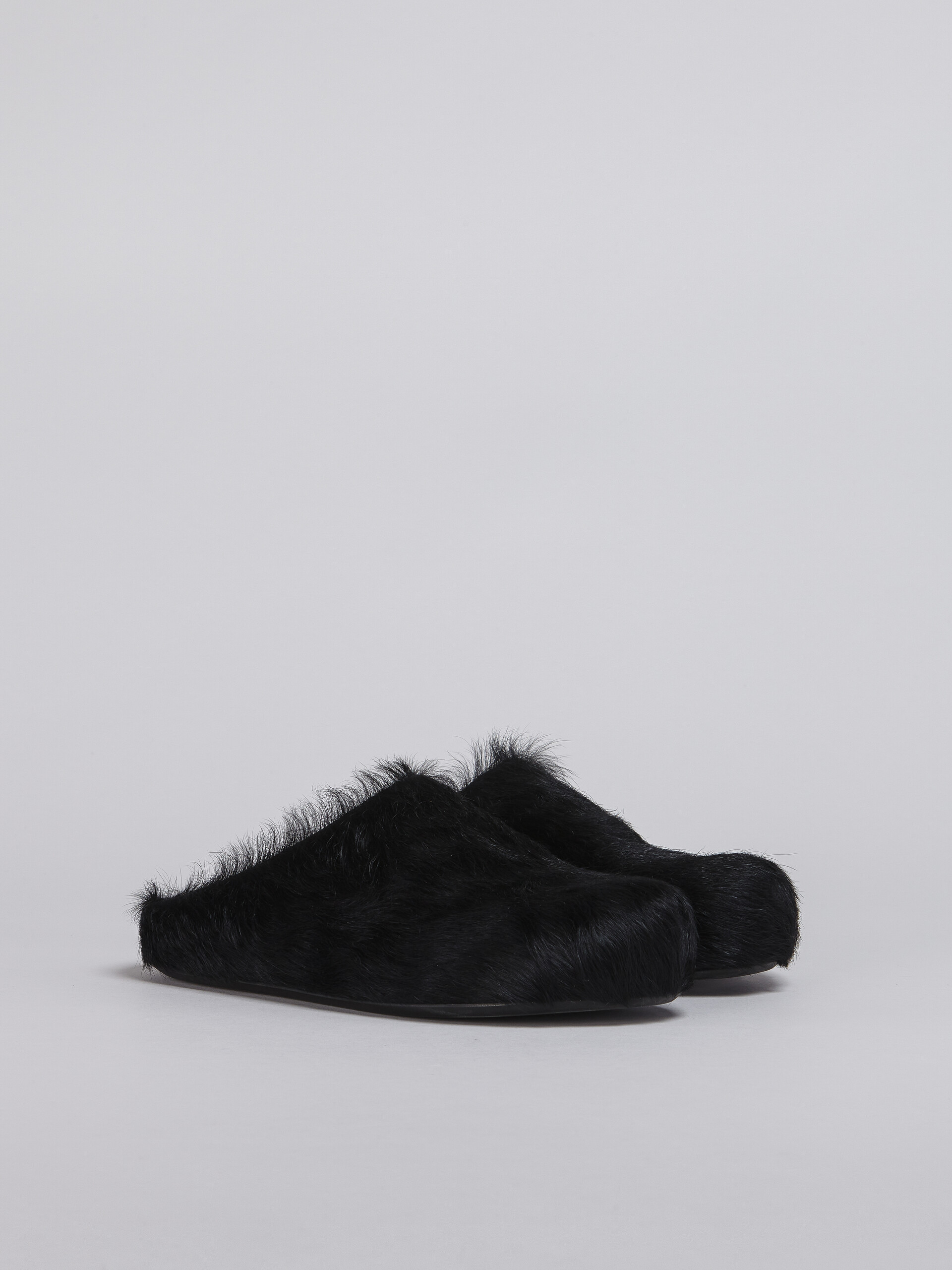Black long-haired calfskin Fussbett sabot - Clogs - Image 2