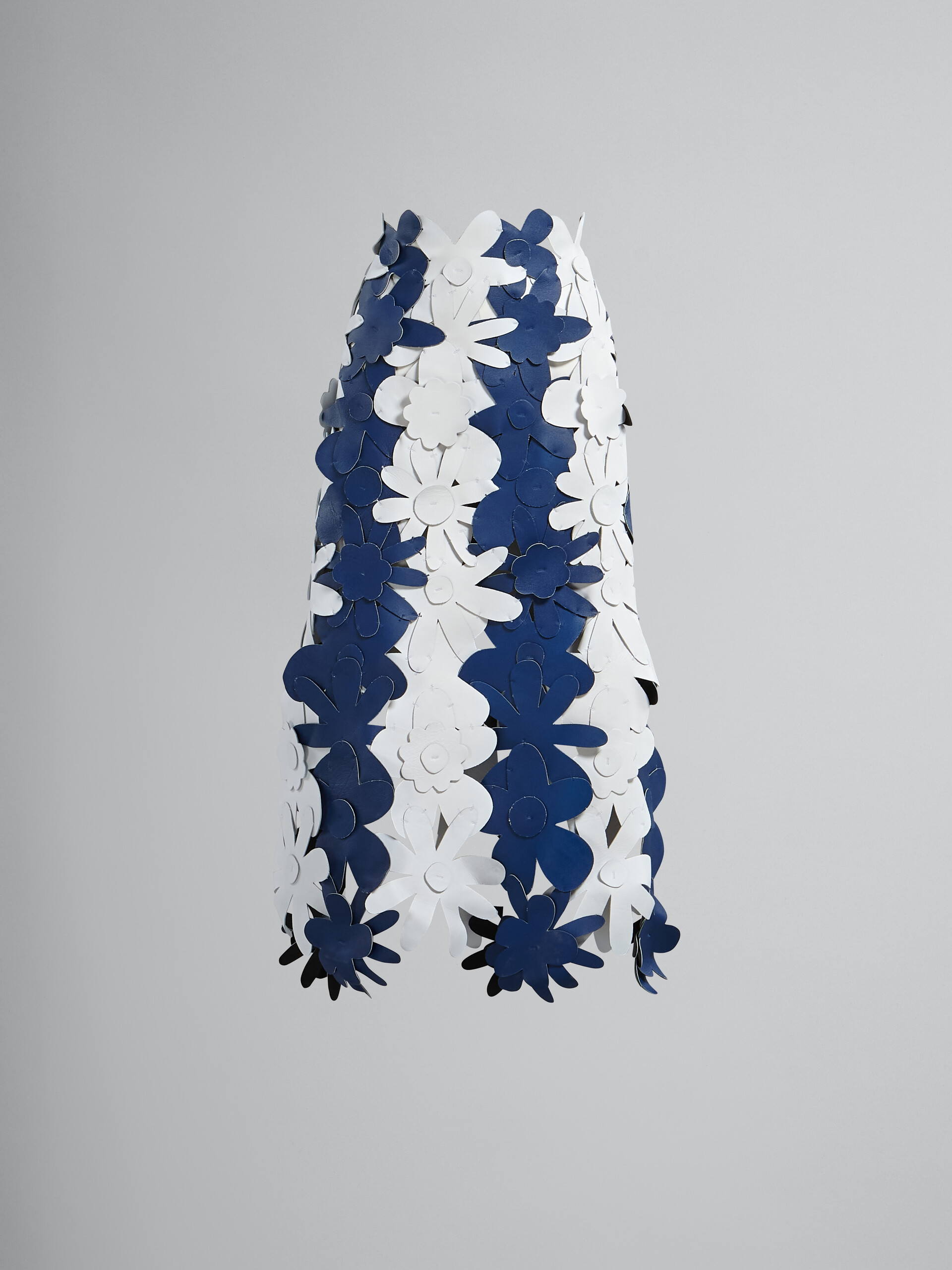 Falda larga con flores de piel bordadas - Faldas - Image 1