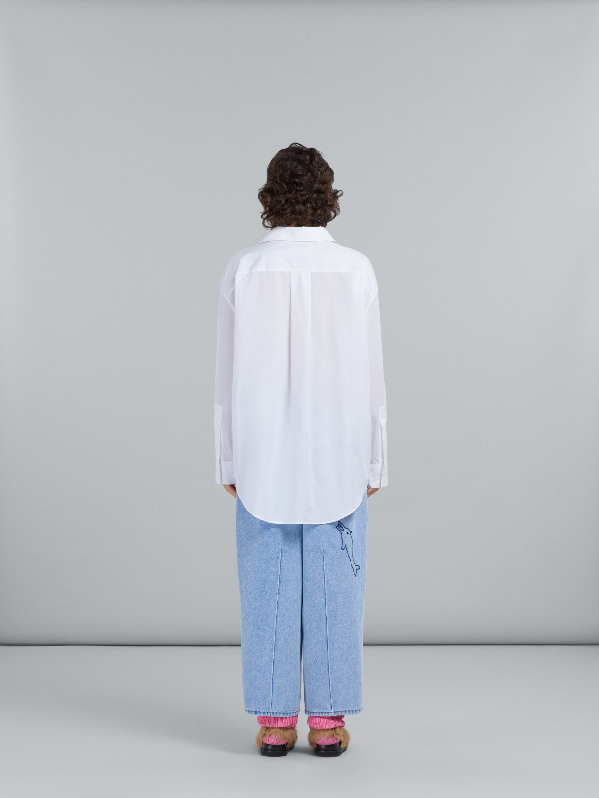 Loose trousers in light blue denim with embroidery - Pants - Image 3