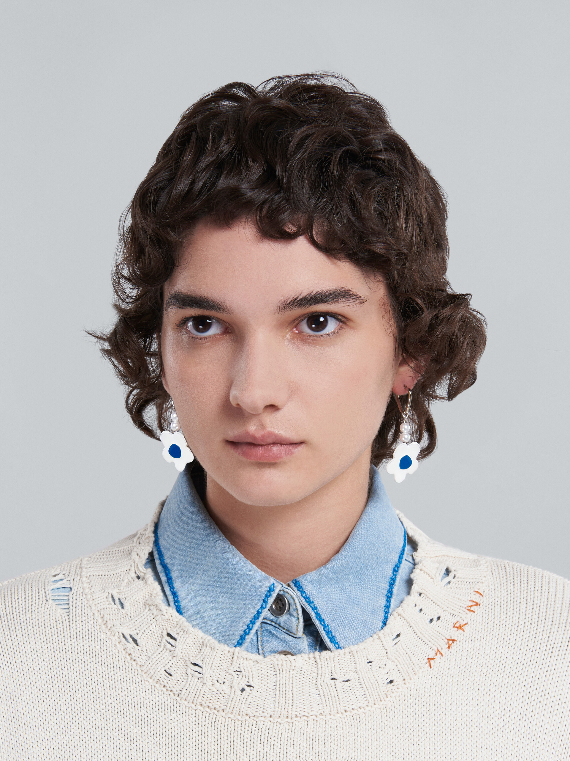 White floral earrings - Earrings - Image 2