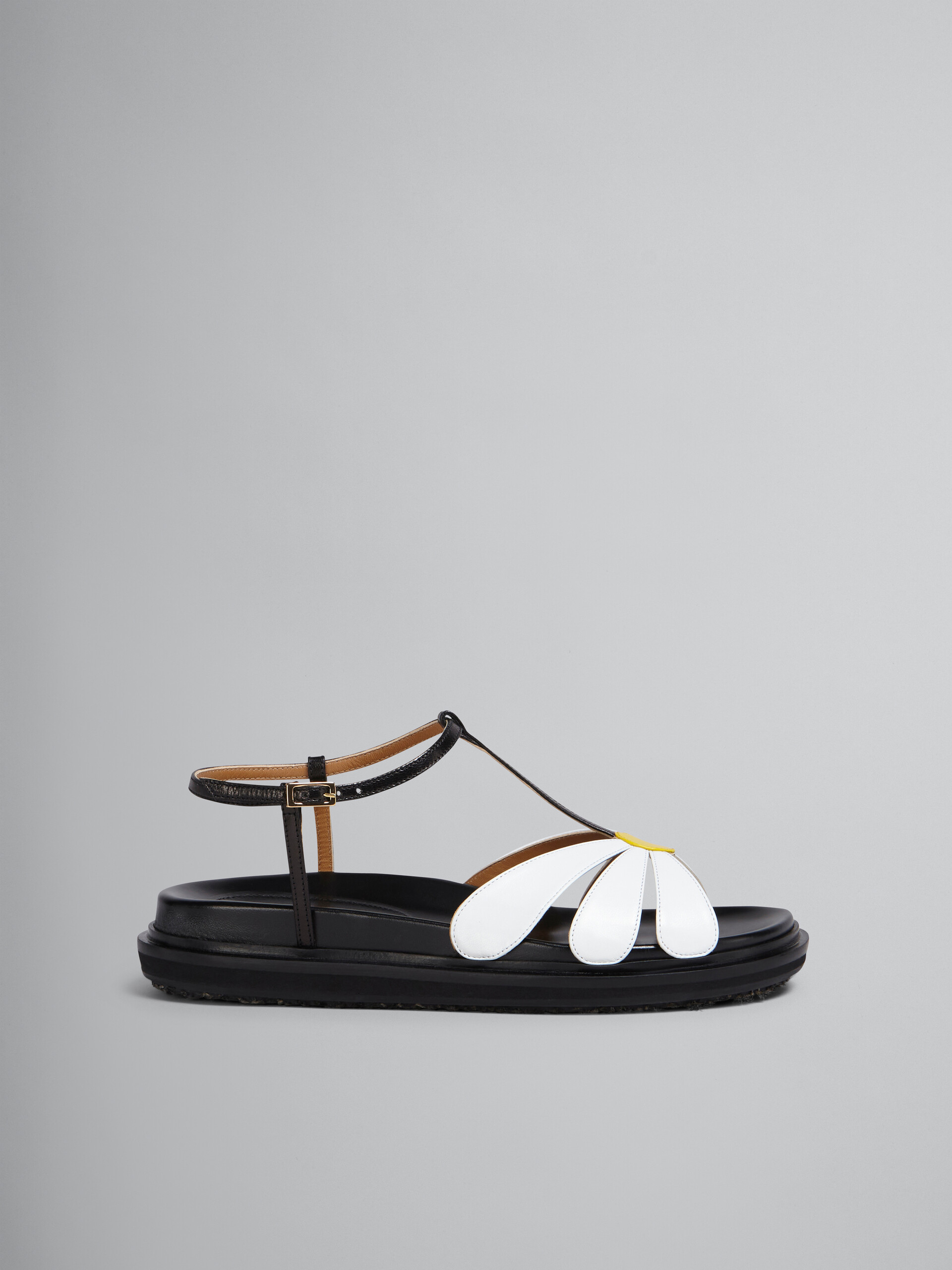 Leather flower fussbett - Sandals - Image 1