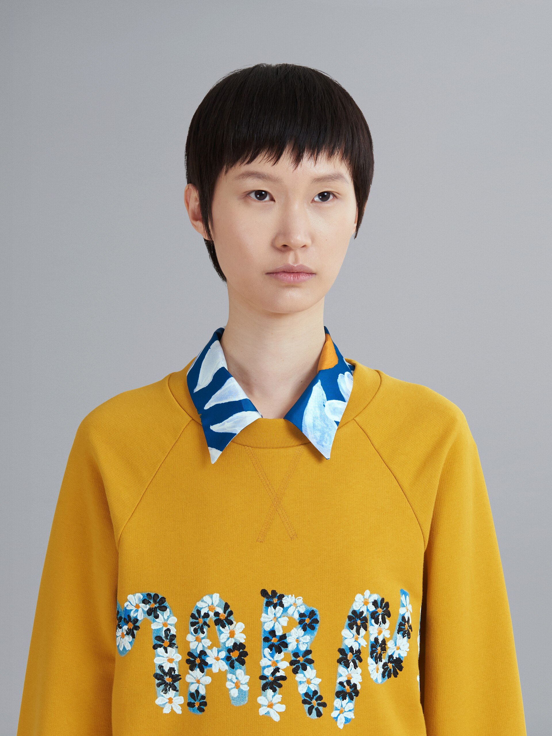 Daisyロゴプリント コットン地クルーネックスウェットシャツ Daisyロゴプリント コットン地クルーネックスウェットシャツ