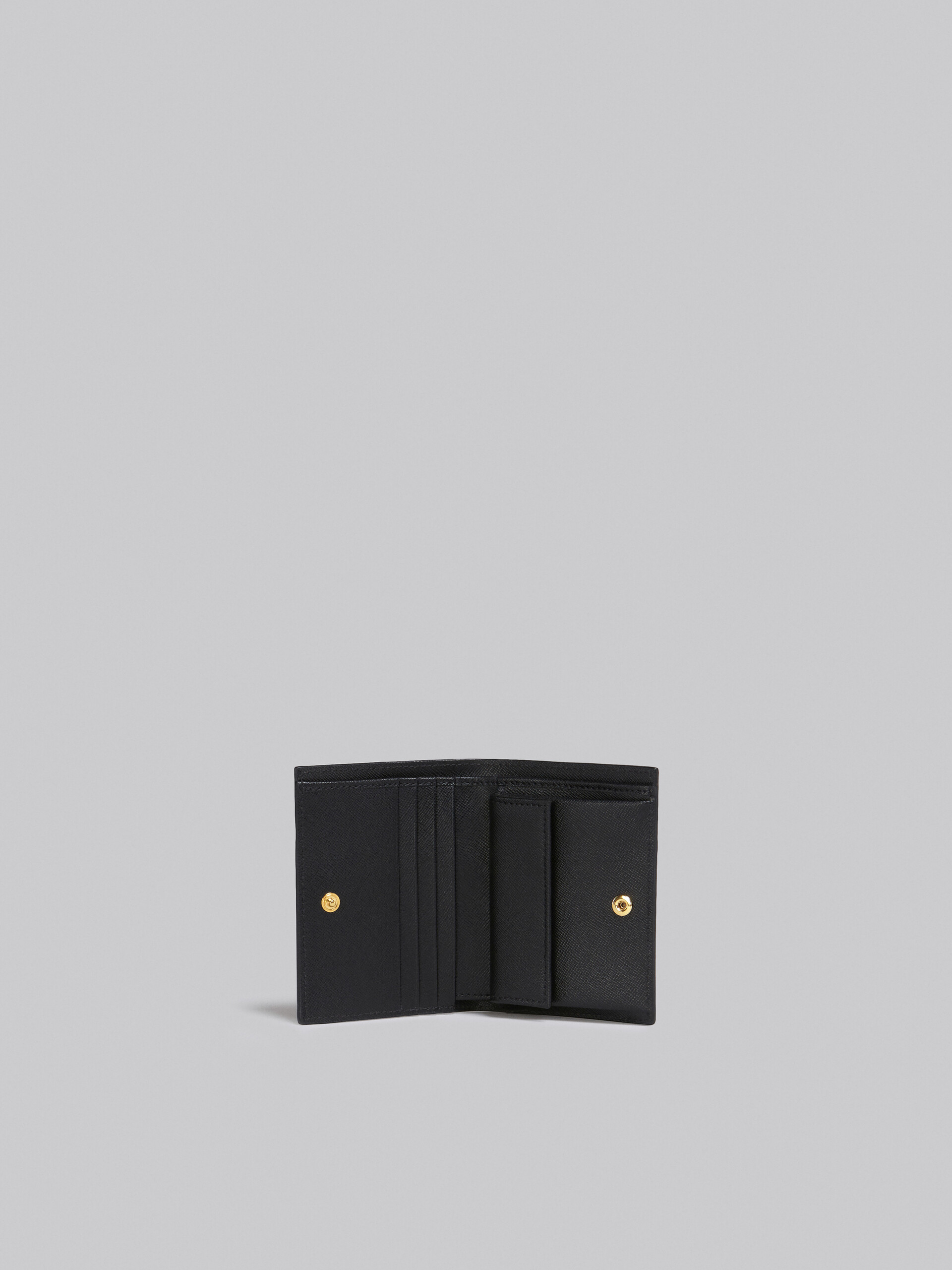 Zweifache Faltbrieftasche aus schwarzem Saffiano-Leder - Brieftaschen - Image 2