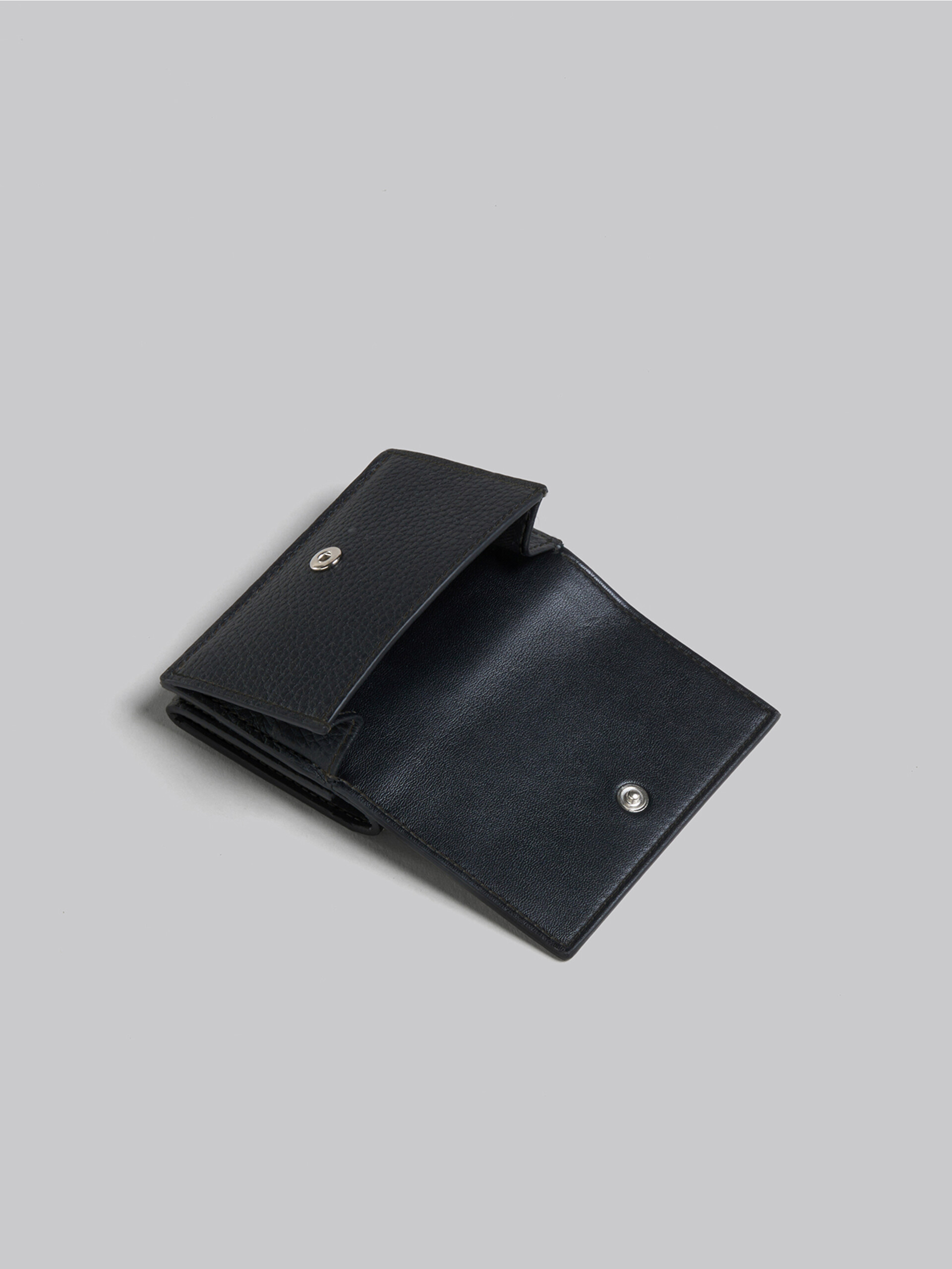 ブラック レザー製三つ折りウォレット - 財布 - Image 4