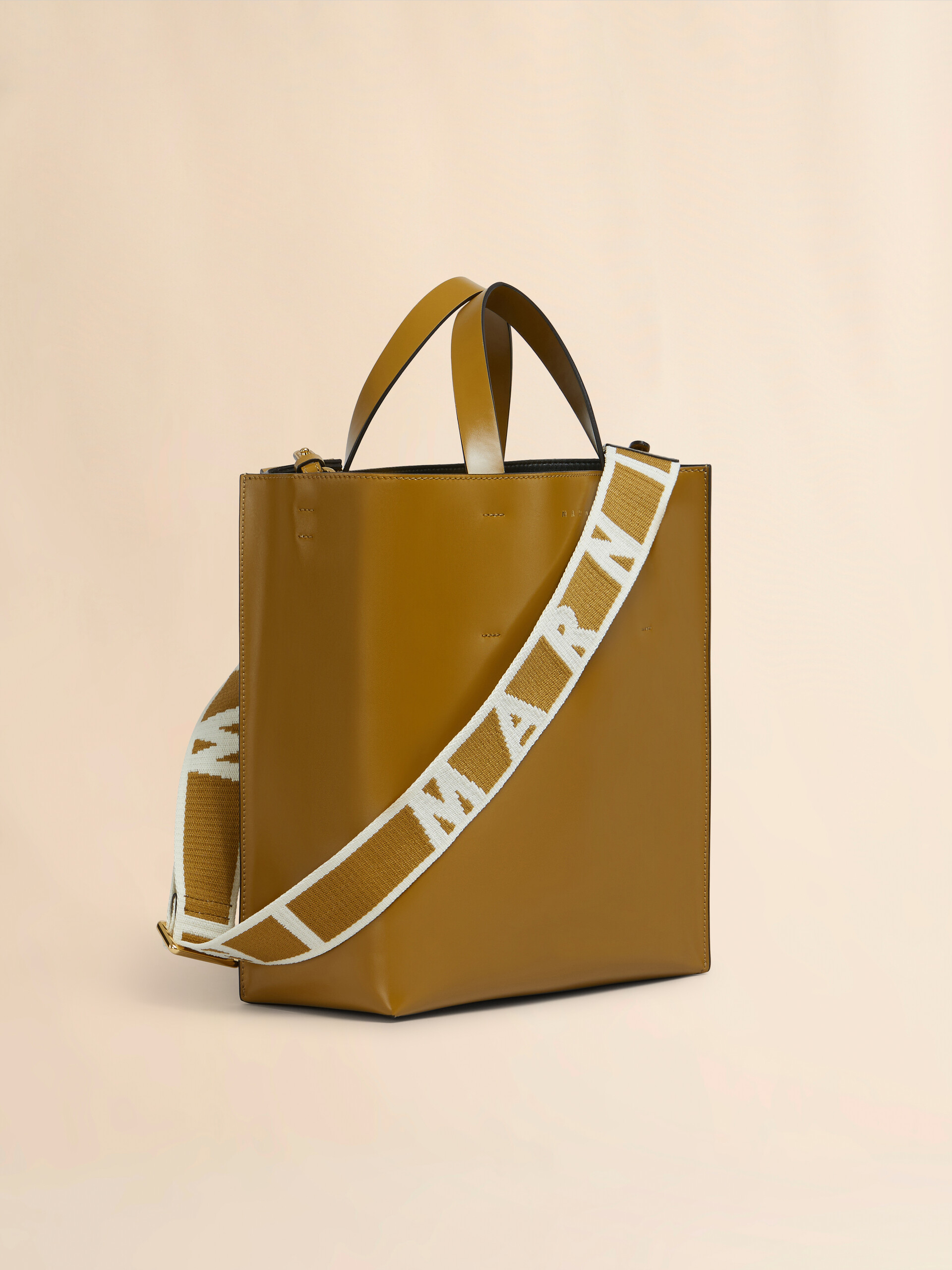 ライトピンク レザー製 Museoスモールバッグ - ショッピングバッグ - Image 5