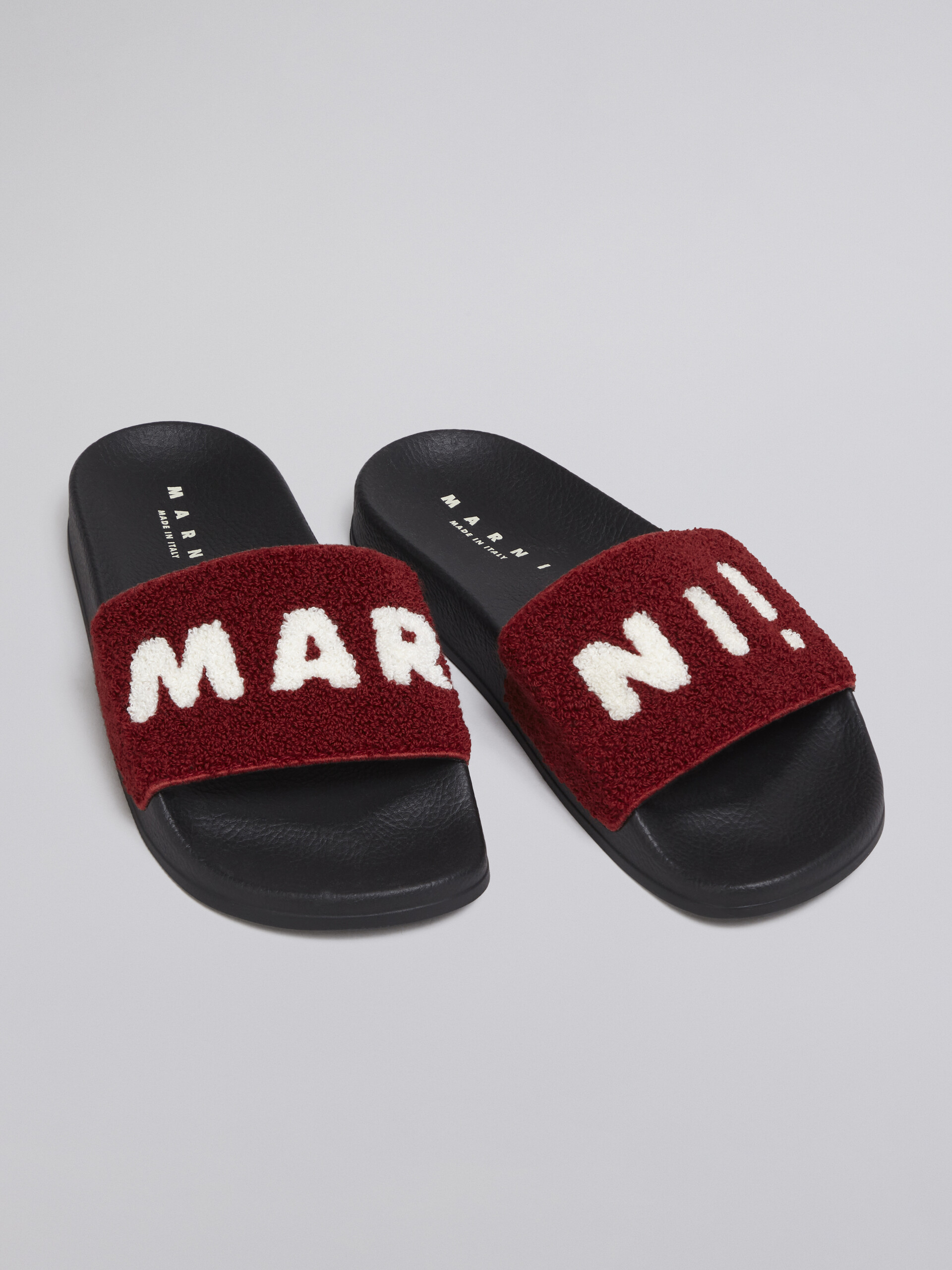 Sandalo in gomma con fascia in spugna bianco e rosso - Sandali - Image 5