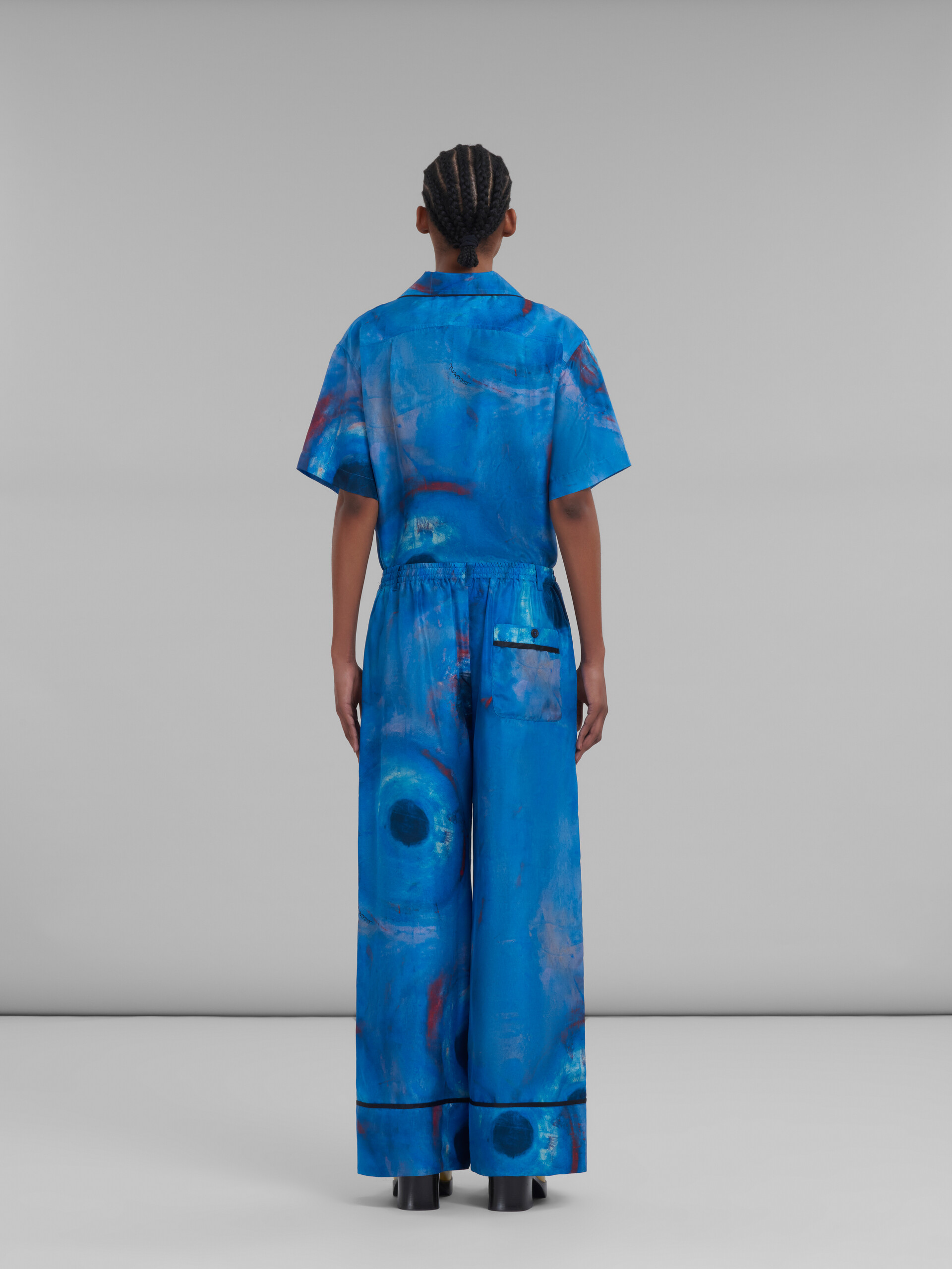 Wide-leg silk trousers with Buchi Blu print - Pants - Image 3