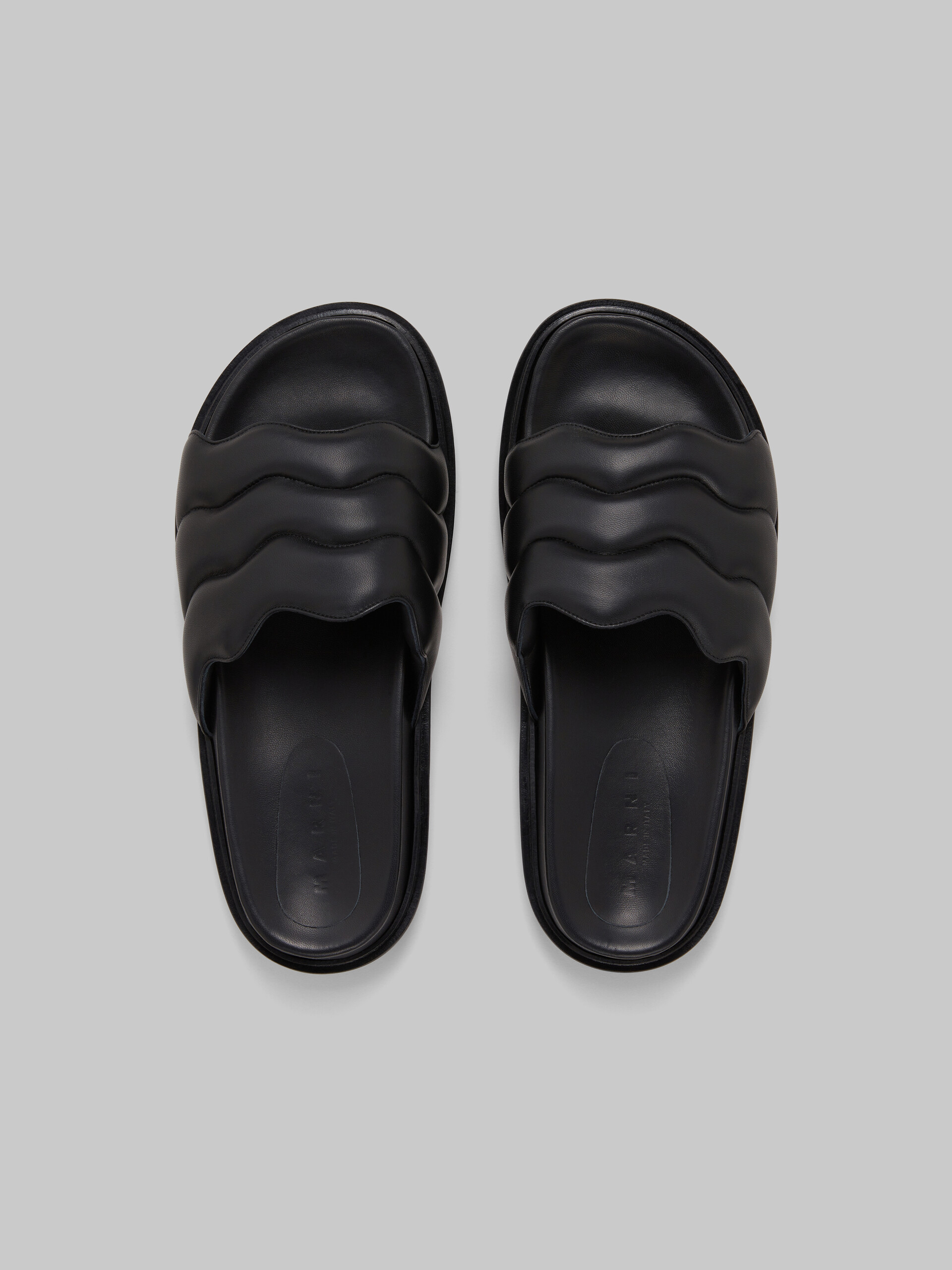 Black wavy leather slide sandal - Sandals - Image 4