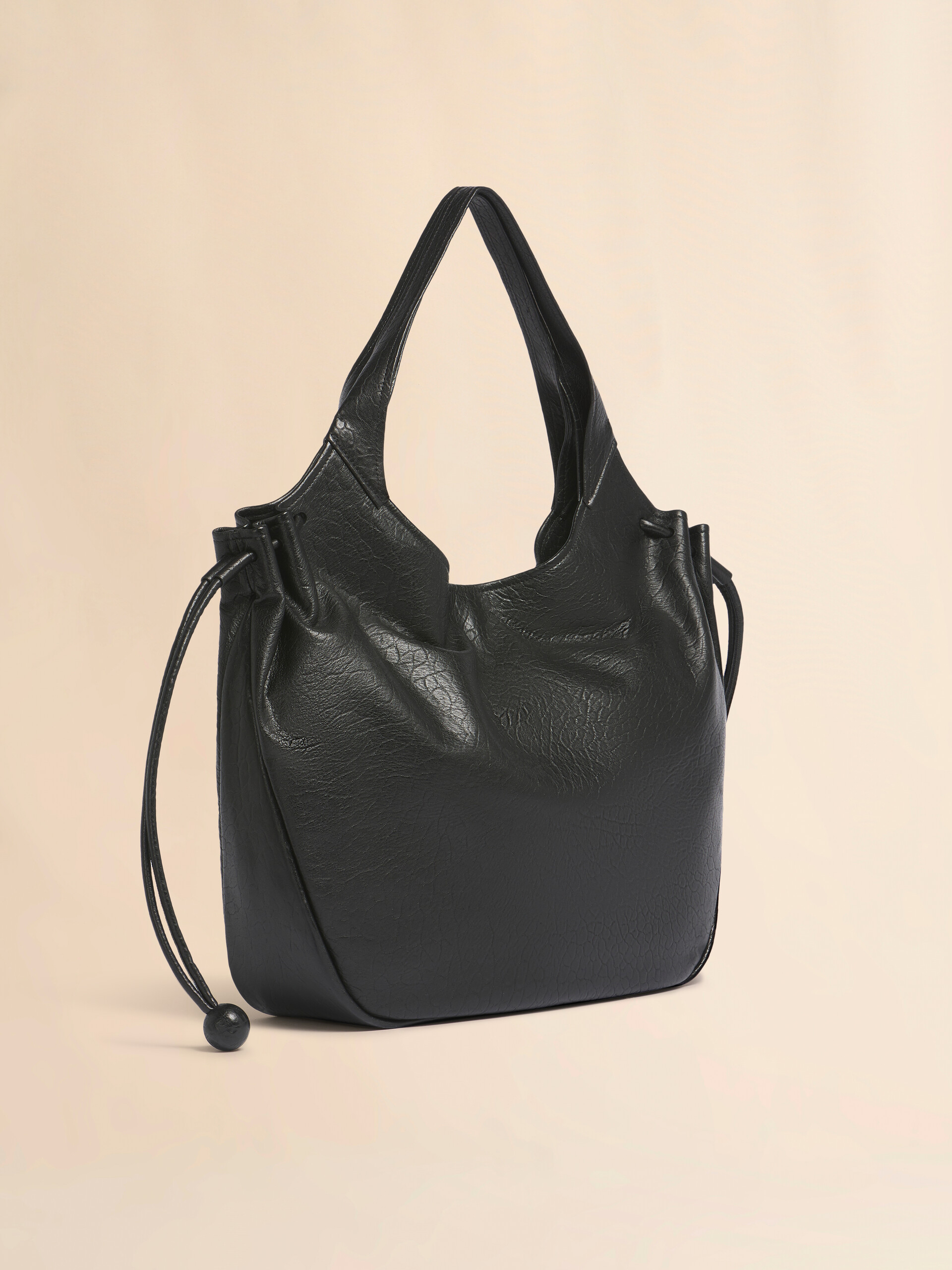 Black leather Trunkaroo Soft medium tote bag - Shoulder Bags - Image 6