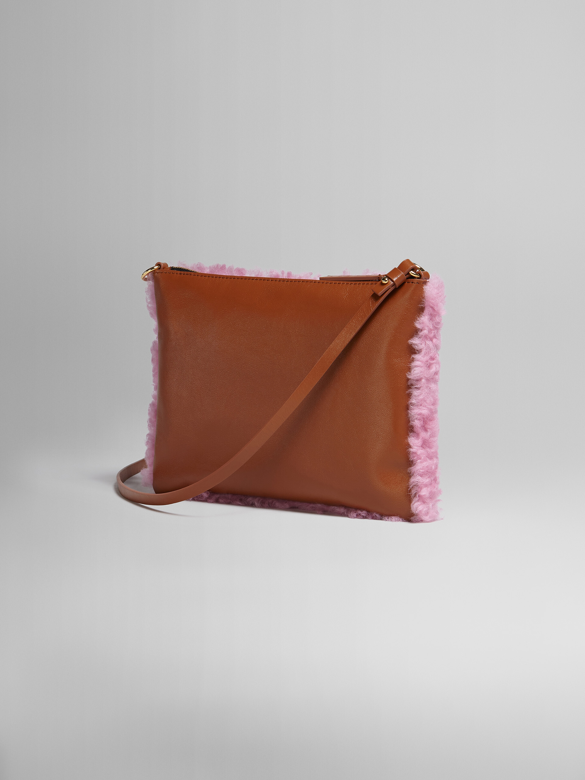 Pink shearling and leather pouch - Pochette - Image 3