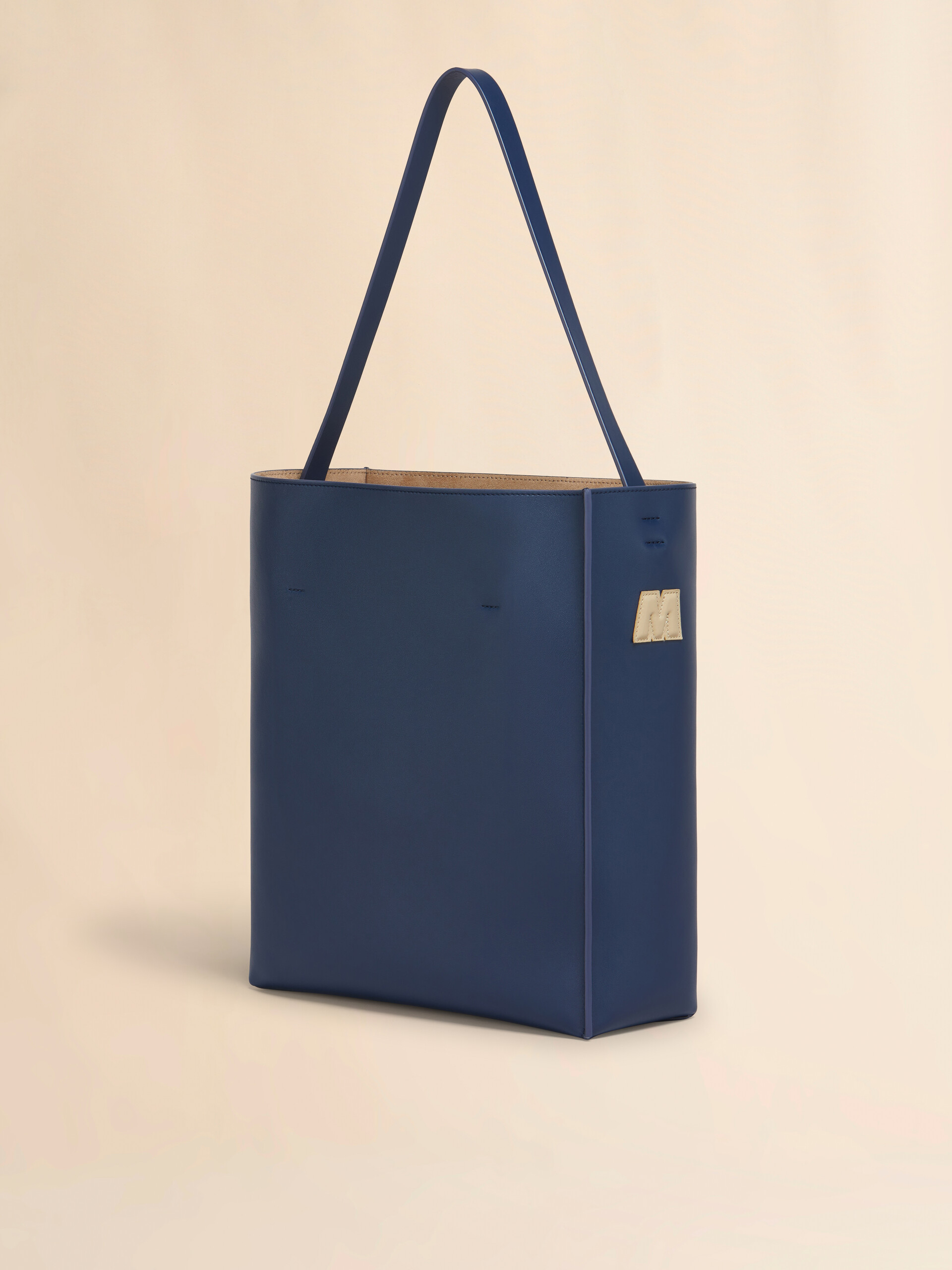 ブルー レザー製 Museo ミディアムホーボーバッグ、パッチ付き | Marni