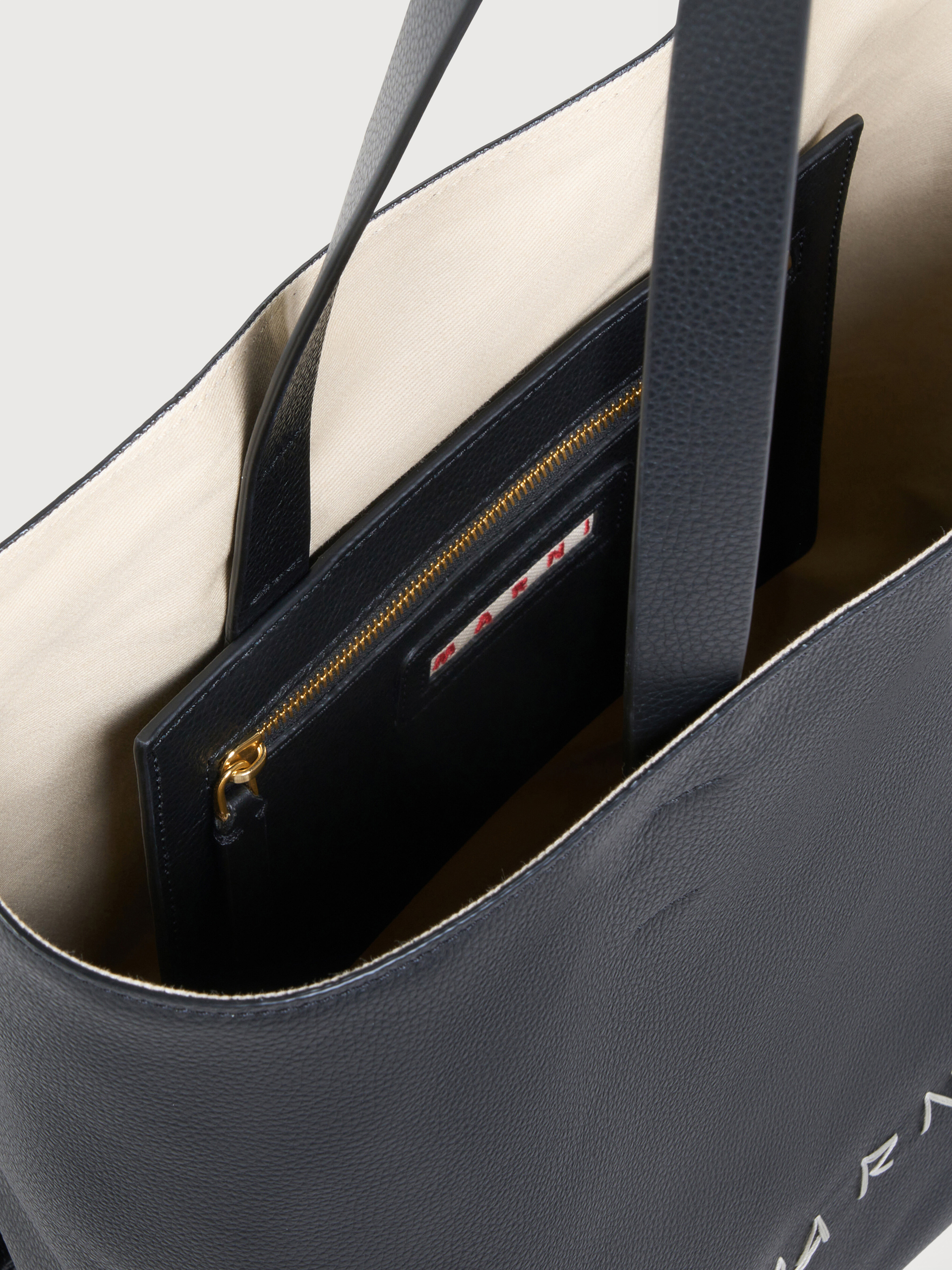 Museo Soft Tote Bag grande de piel negra con bordado Marni Symbol - Bolsos shopper - Image 3