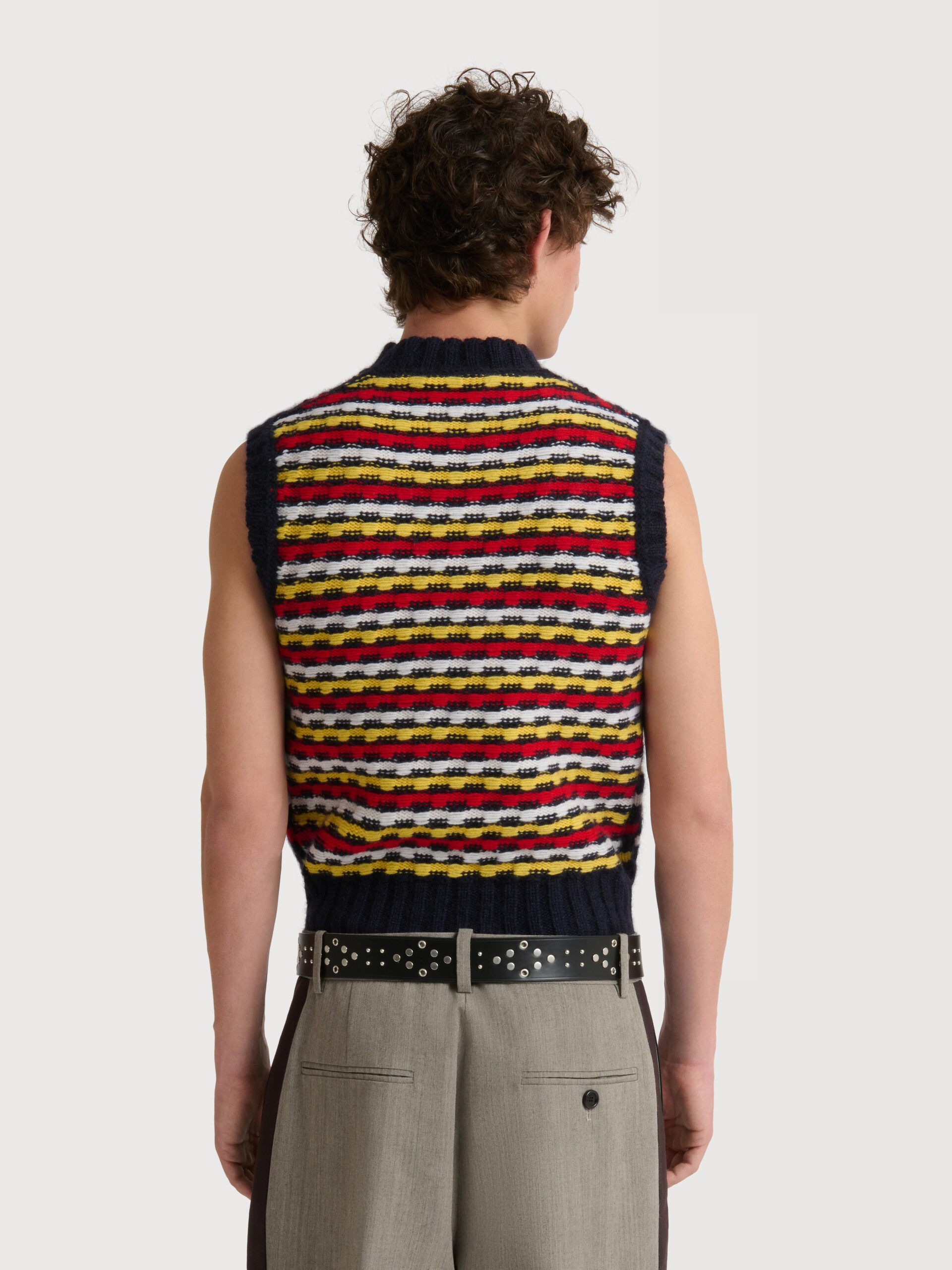 Red and blue jacquard Shetland wool vest - Pullovers - Image 4
