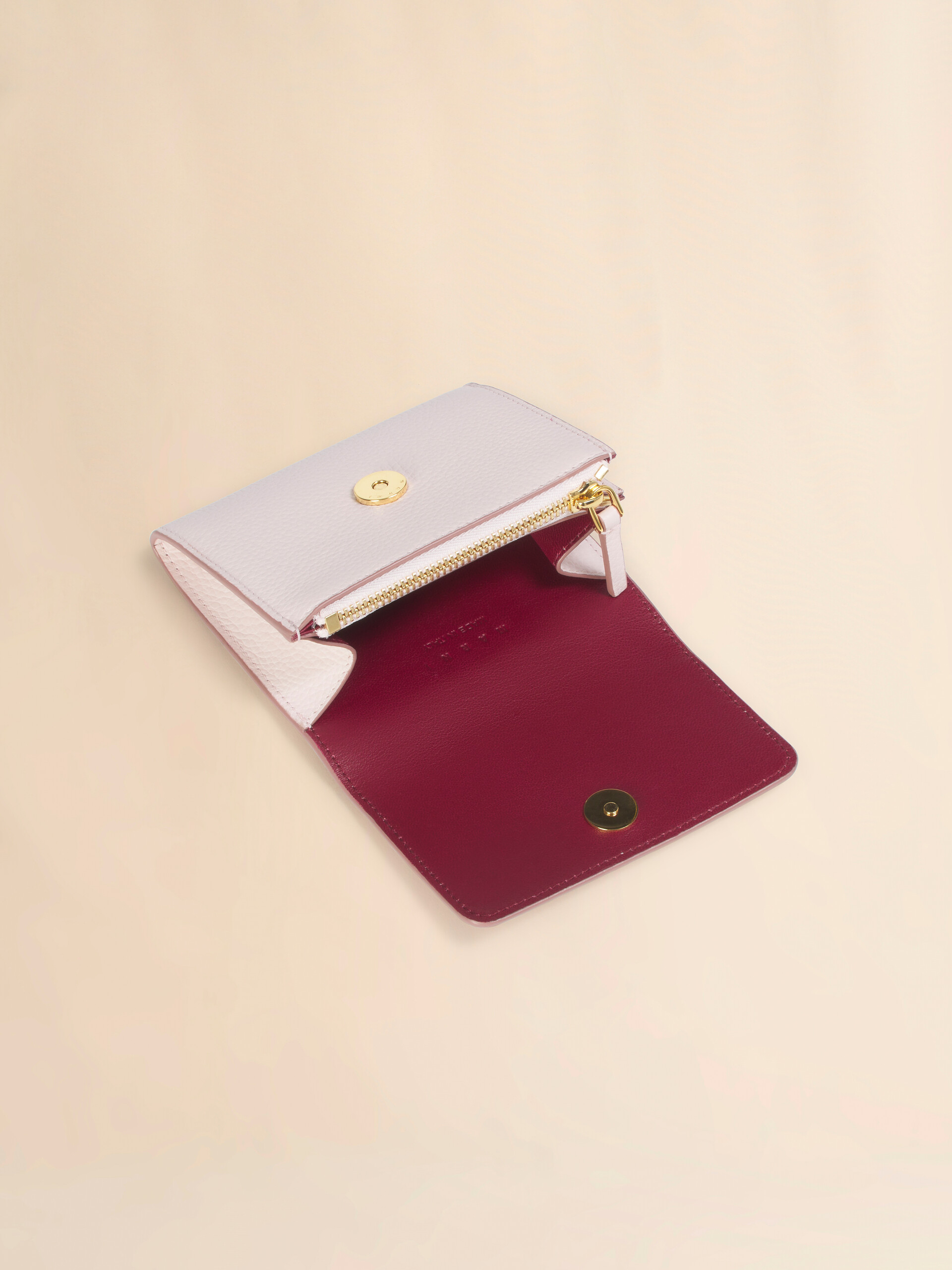 ピンク レザー製フラップカードホルダー、マルニメンディング入り - 財布 - Image 2