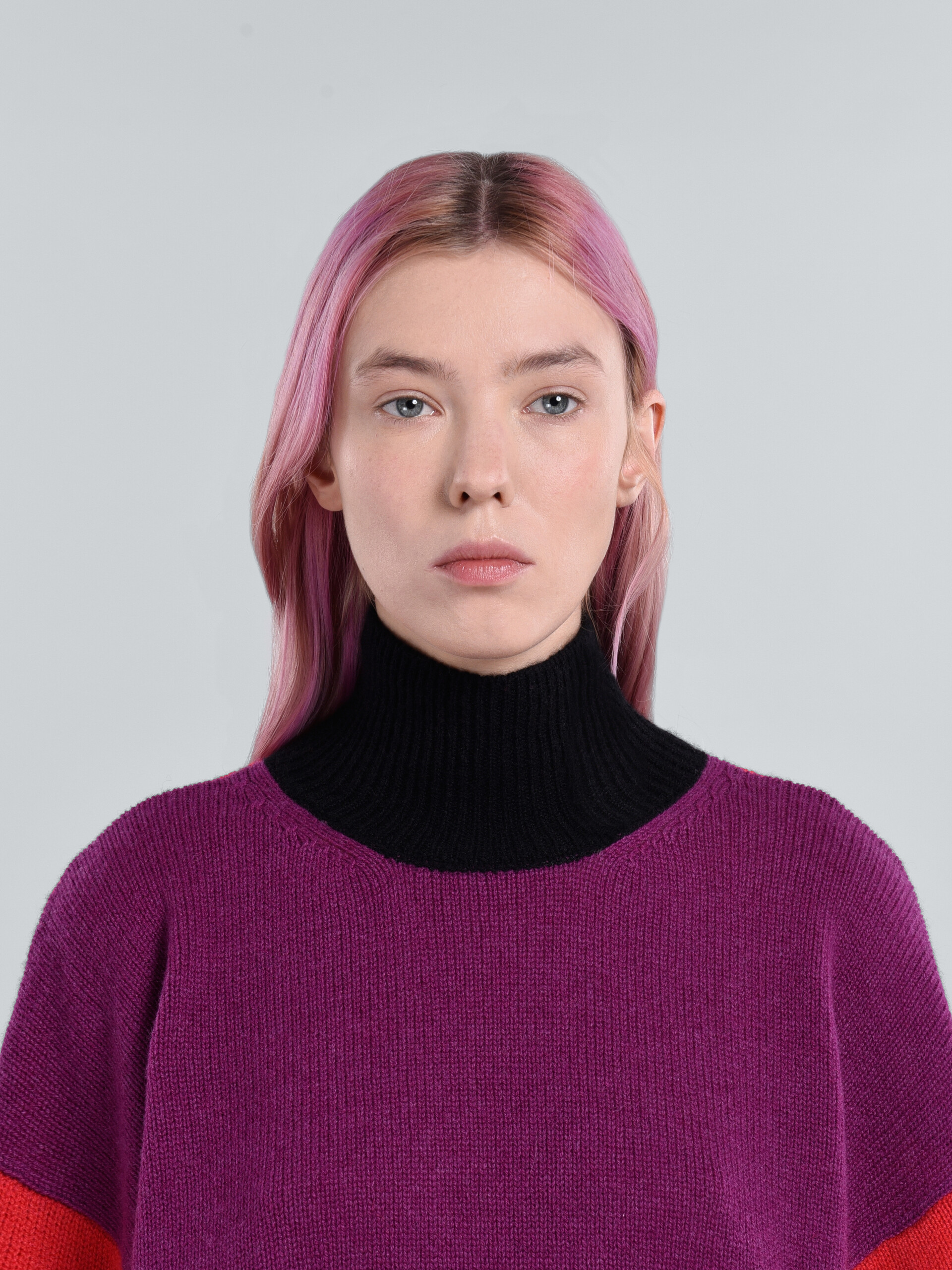 Cashmere cropped T-neck sweater - Pullovers - Image 4