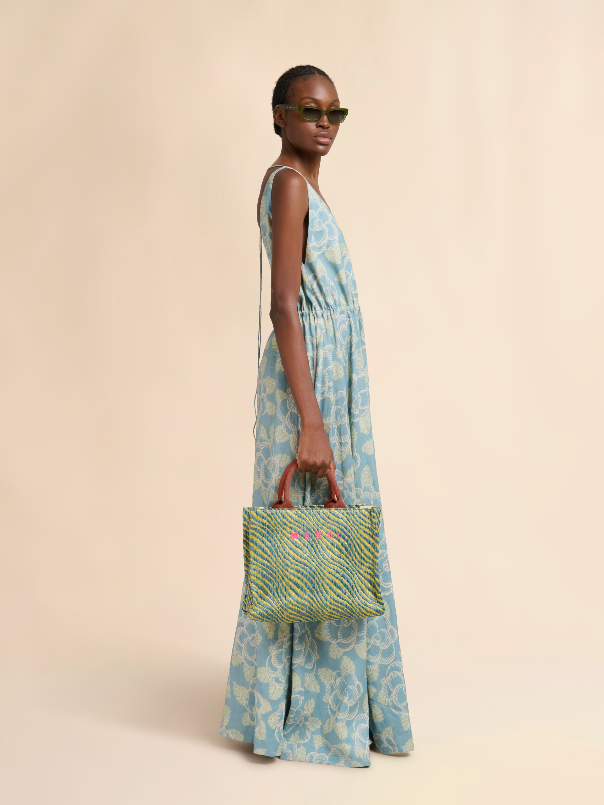 ブルー 波模様のラフィアエフェクト スモールトートバッグ - ショッピングバッグ - Image 2