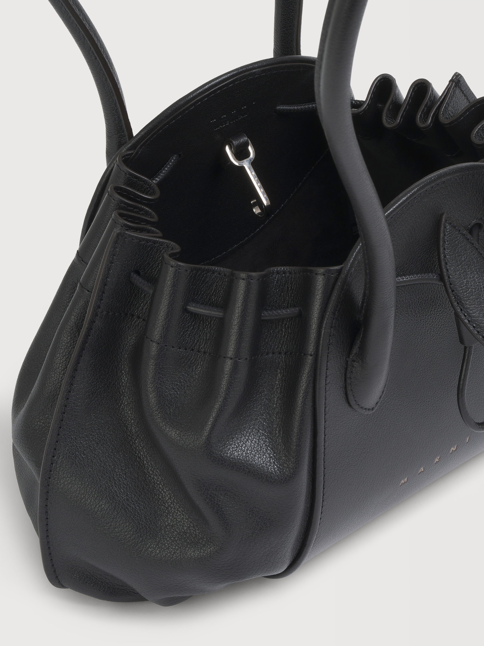 ブラック Tulipea レザー製ショルダーショルダーバッグ | Marni