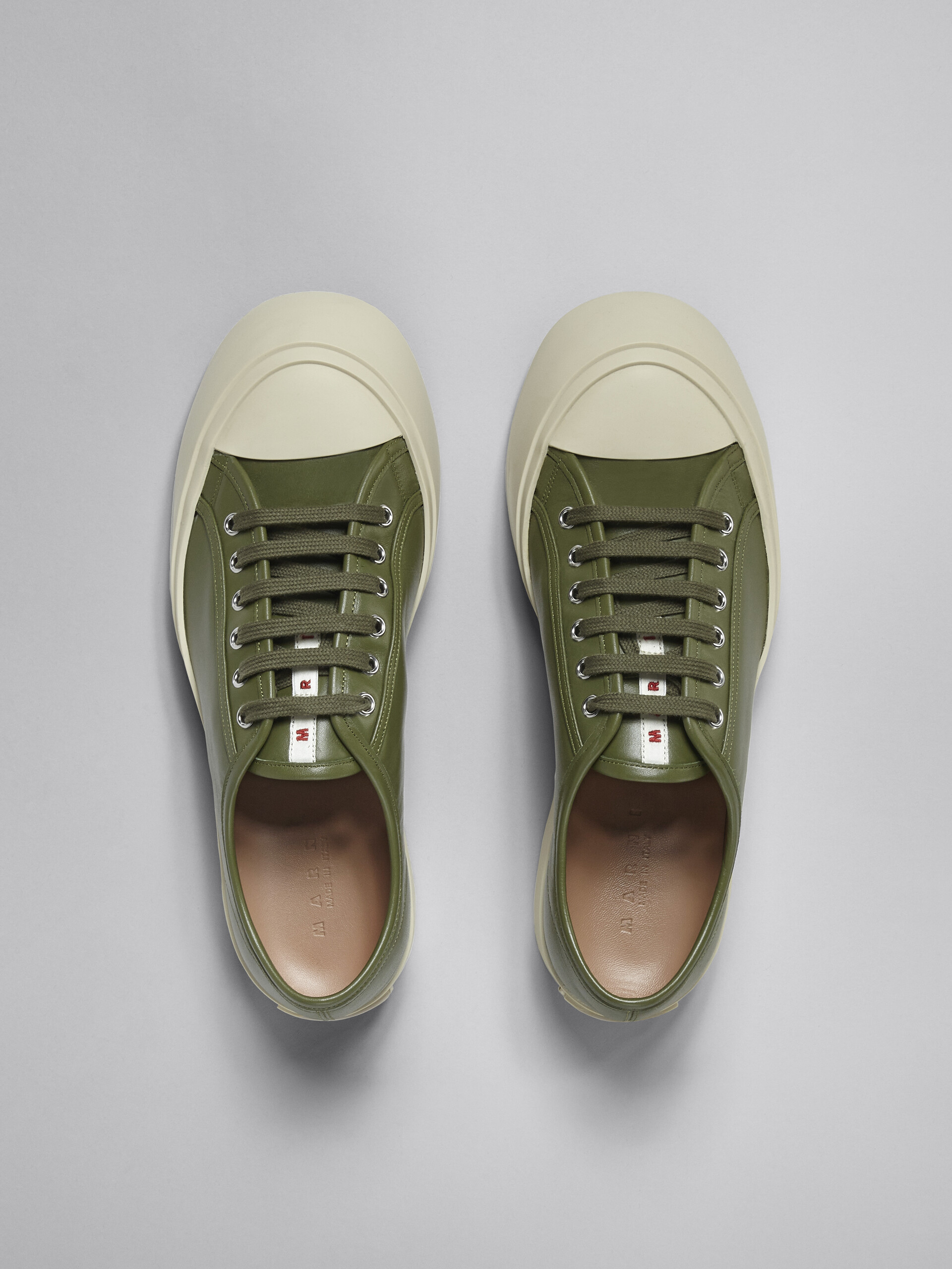 Zapatilla PABLO de piel de becerro suave verde - Sneakers - Image 4