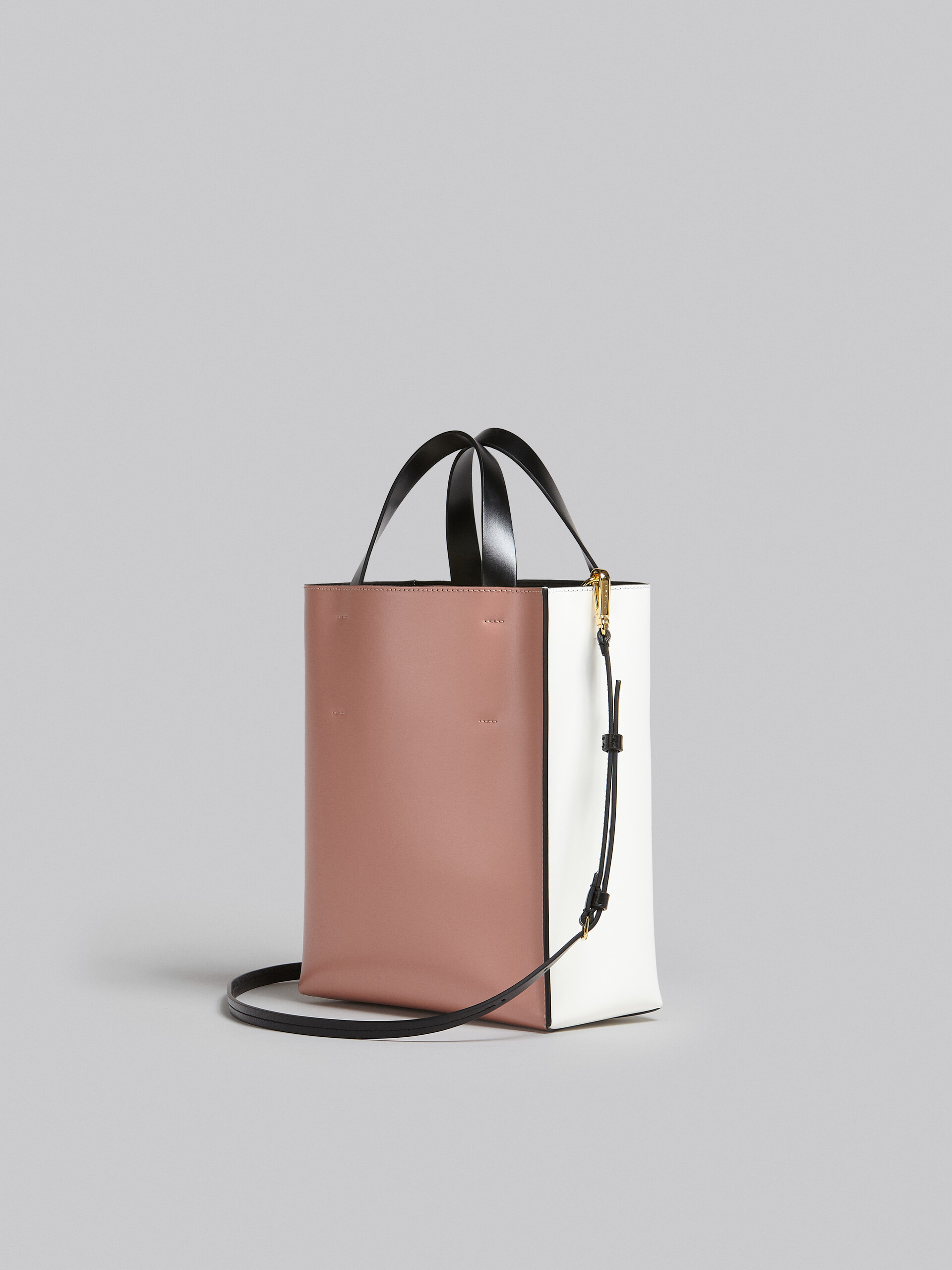Museo Soft Bag Piccola in pelle bianca e rosa - Borse shopping - Image 3