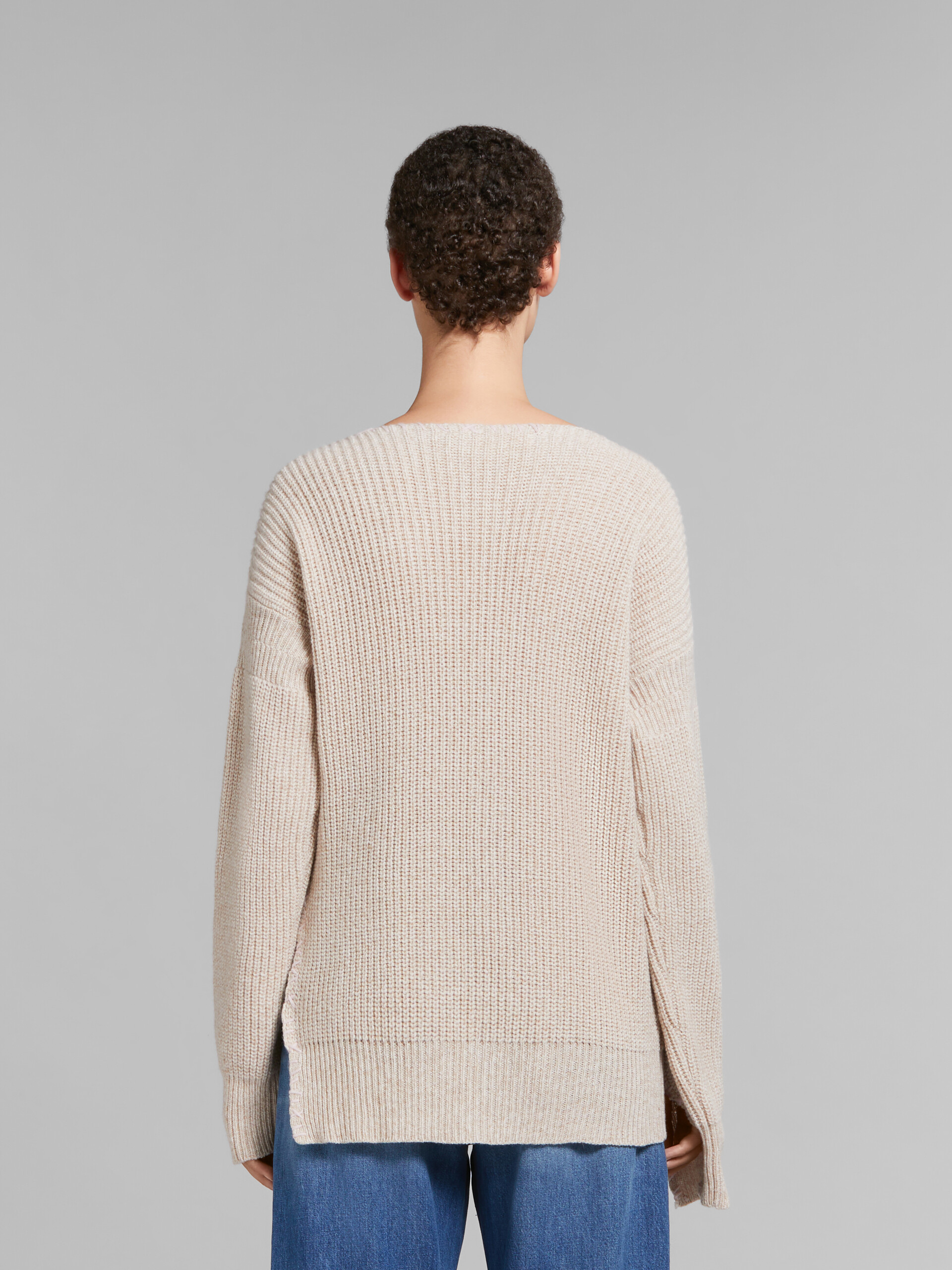 Cardigan en laine avoine avec effet raccommodé Marni - pulls - Image 3