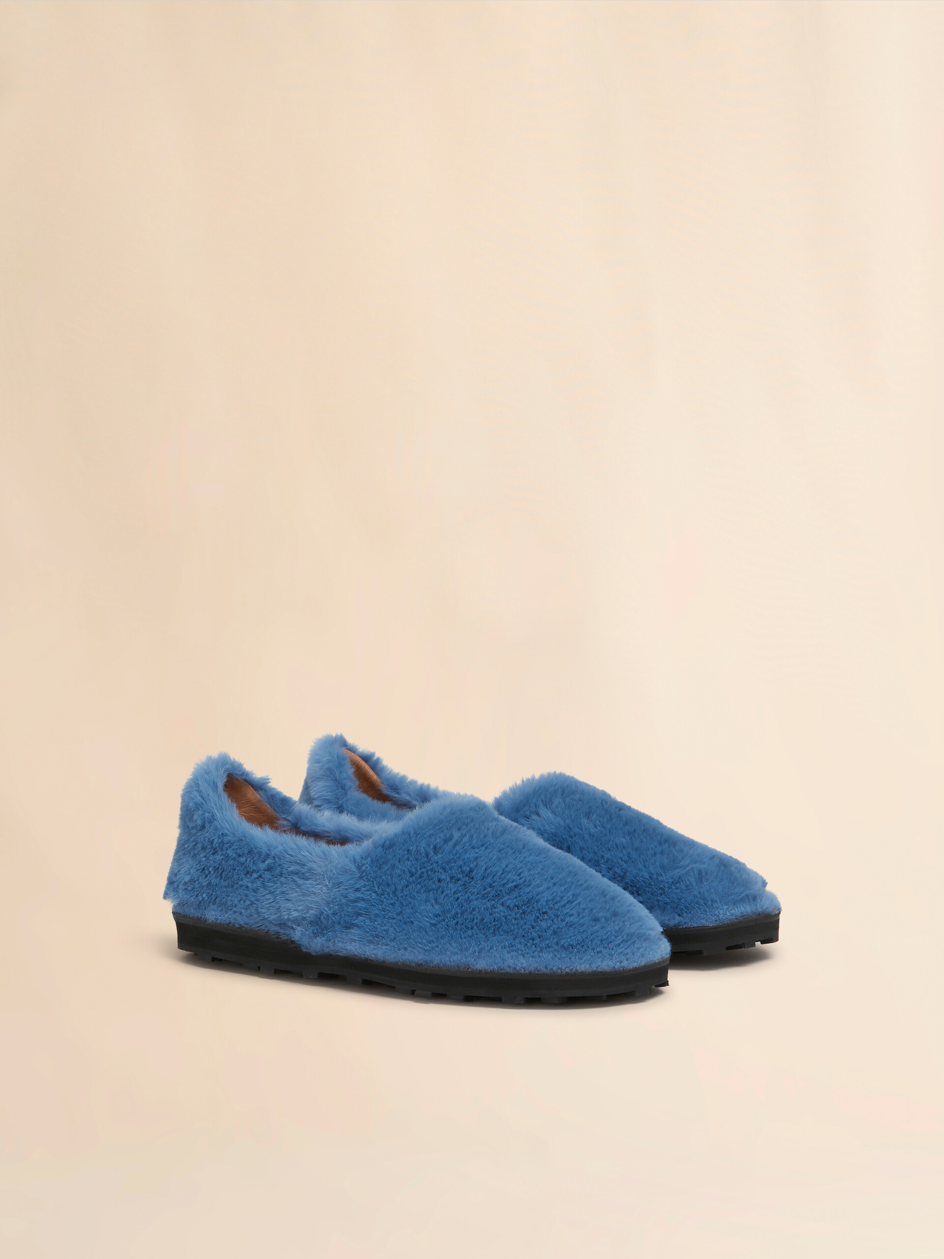 Blue slip-on loafer in faux fur - Mocassin - Image 2