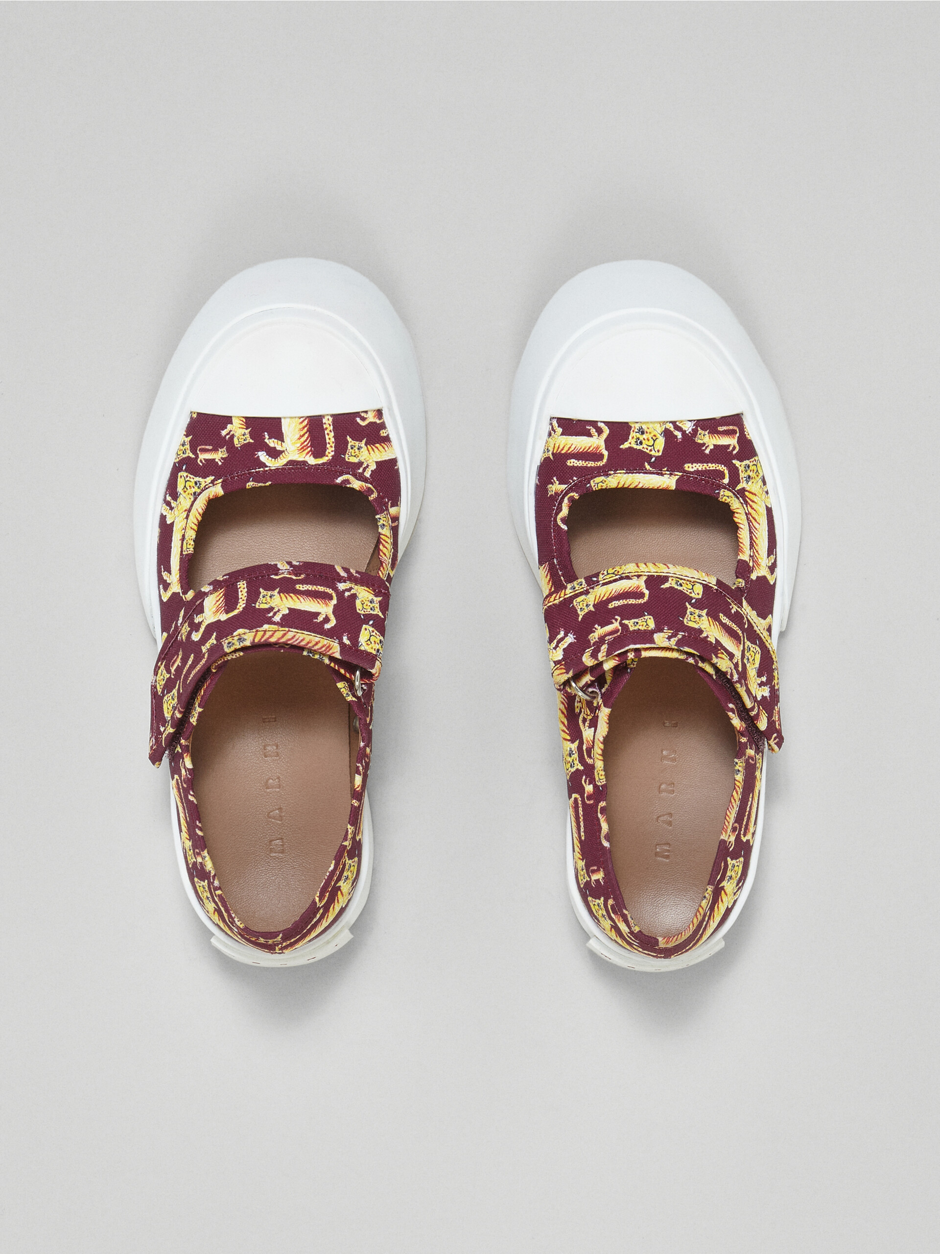 Zapatilla PABLO Mary-Jane de lona con estampado tigre - Sneakers - Image 4