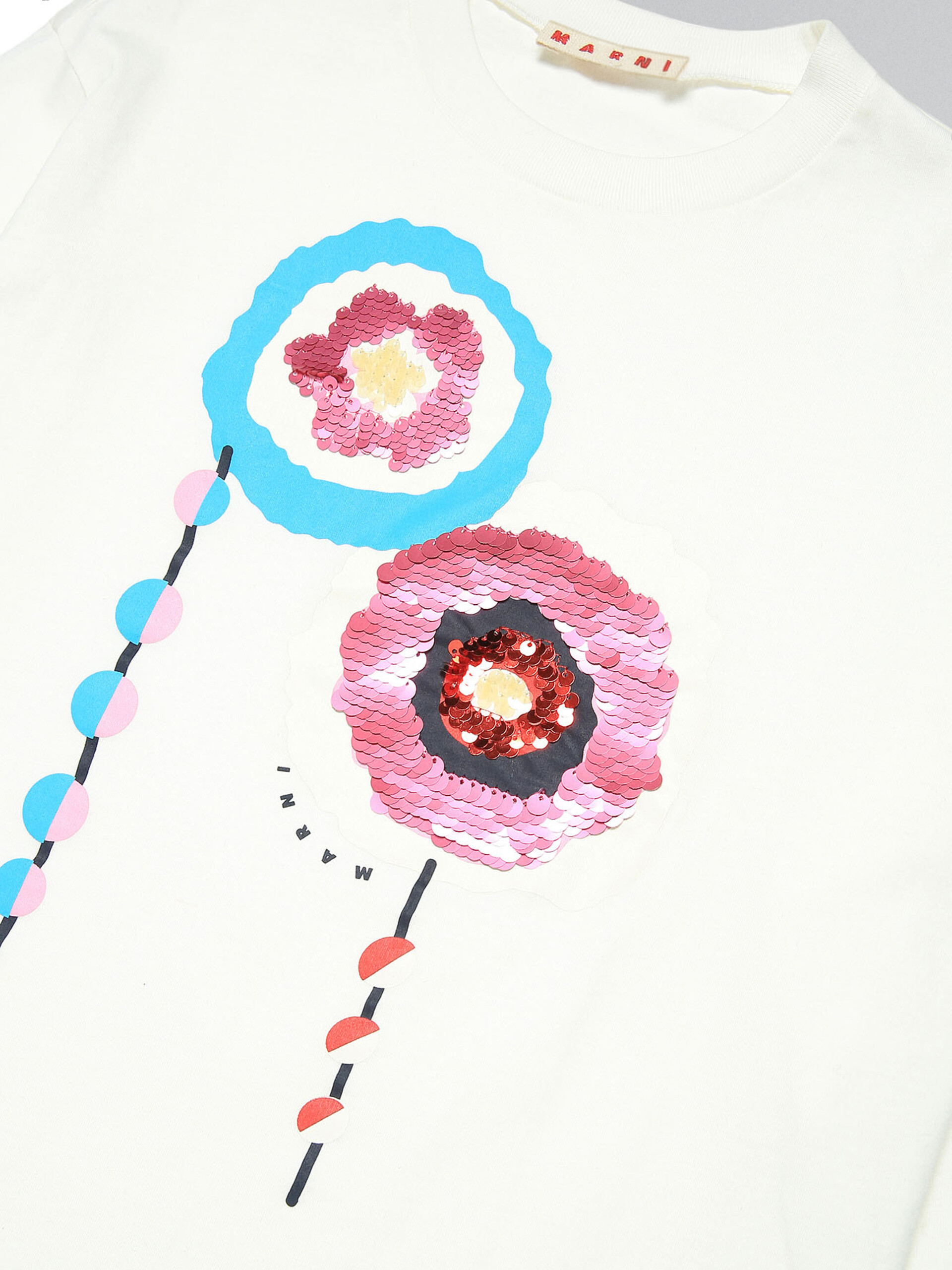 White long-sleeved top with sequin flowers - T-shirts - Image 3