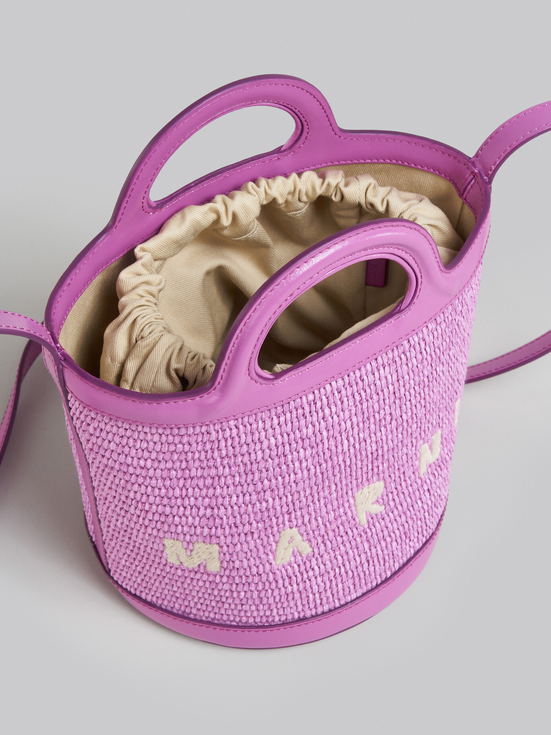 Tropicalia Small Bucket Bag in lilac leather and raffia - Shoulder Bags - Image 4